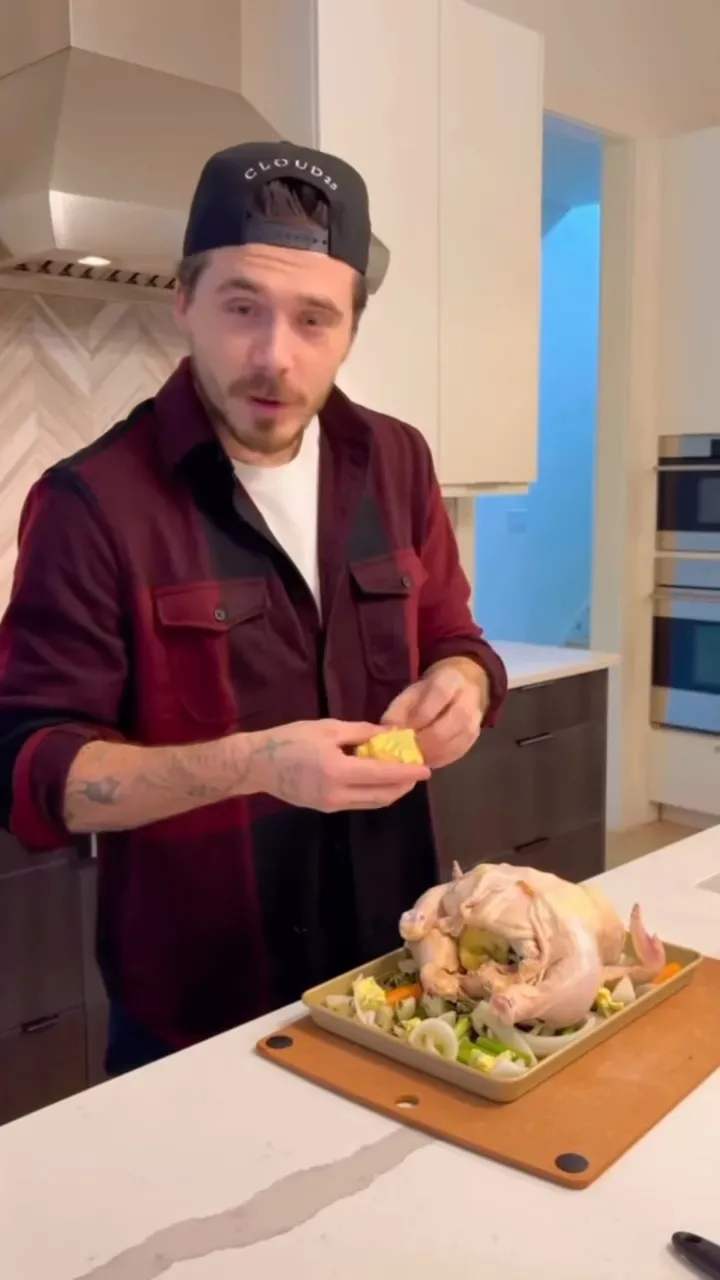 Victoria在Brooklyn的烤雞影片按讚後,隨即引來大批網民湧入評論區讓事情弄巧反拙。