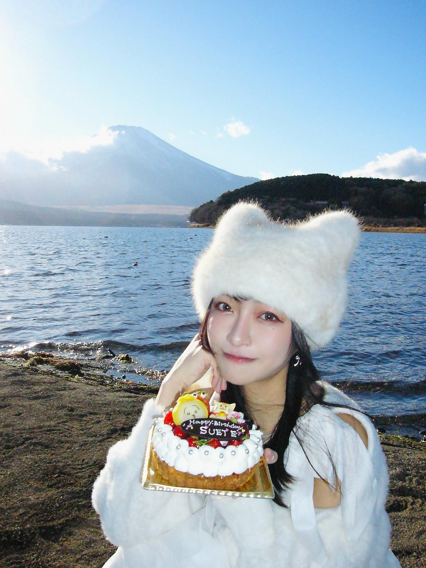 大胃王網紅雪兒(Suet_e)