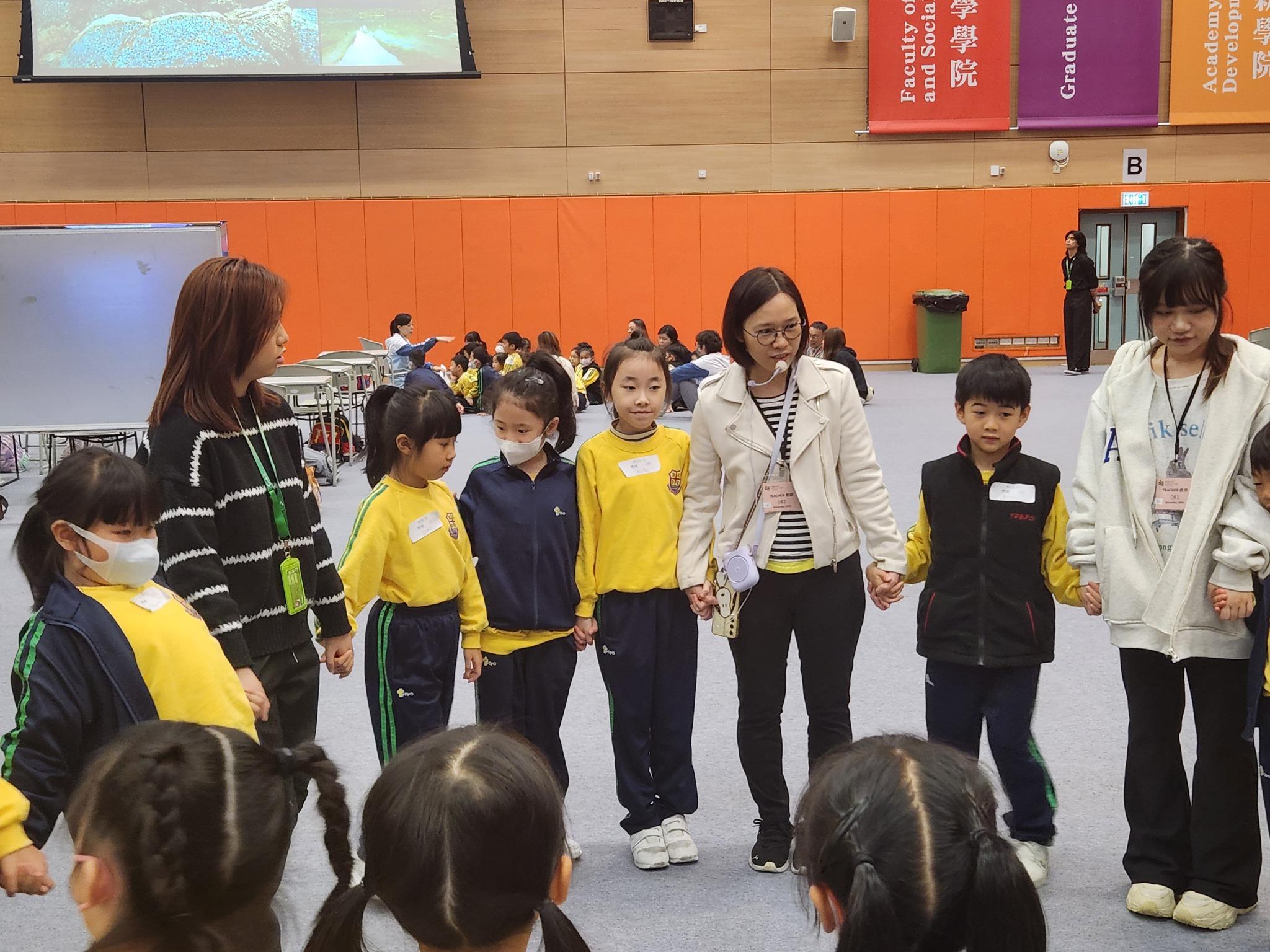 教大臨時支援中心已接待數百名大埔浸信會公立學校師生(大埔浸信會公立學校Facebook))