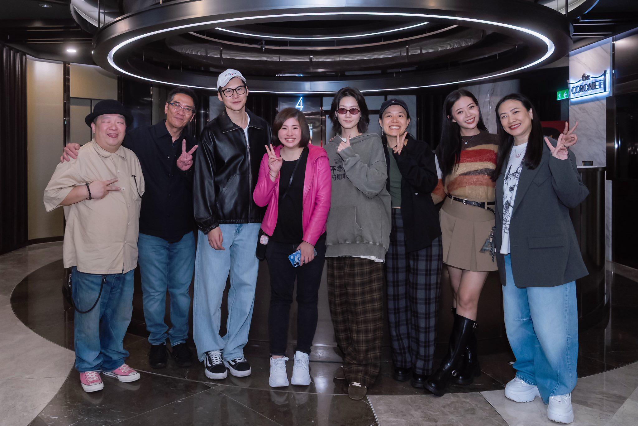 徐靄妍自掏銀包請睇戲,以答謝陳家樂的善舉。