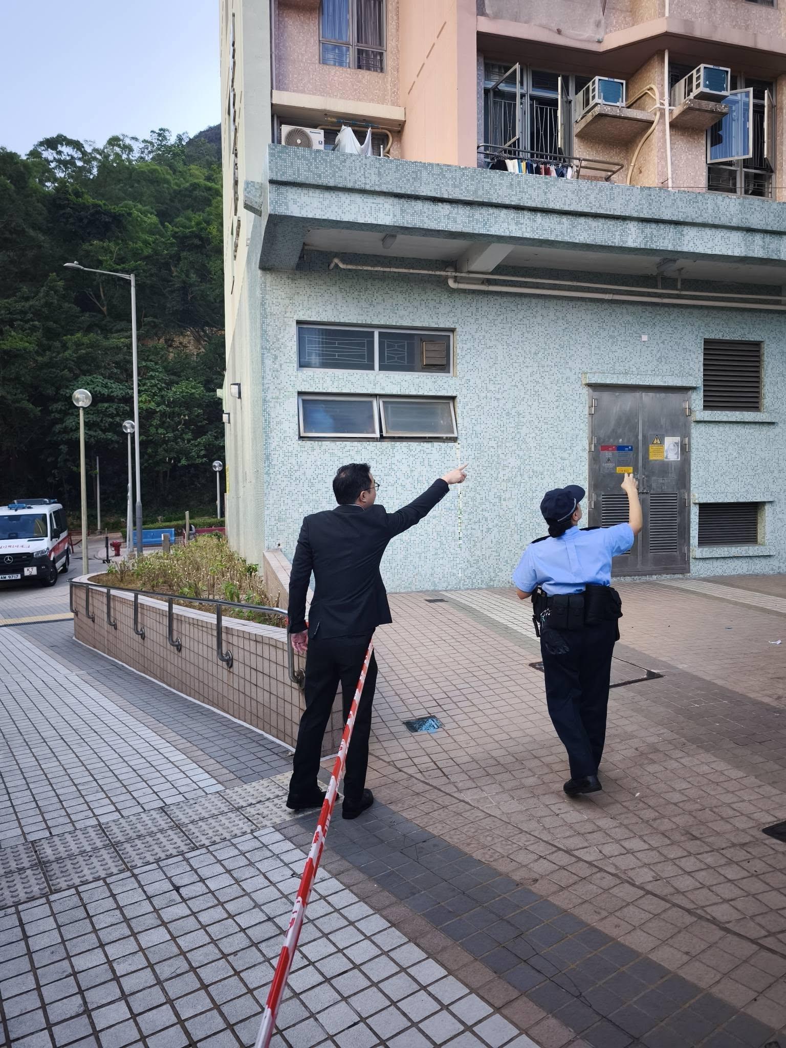 鯉魚門邨發生天降鈔票案。(fb「張琪騰」圖片)