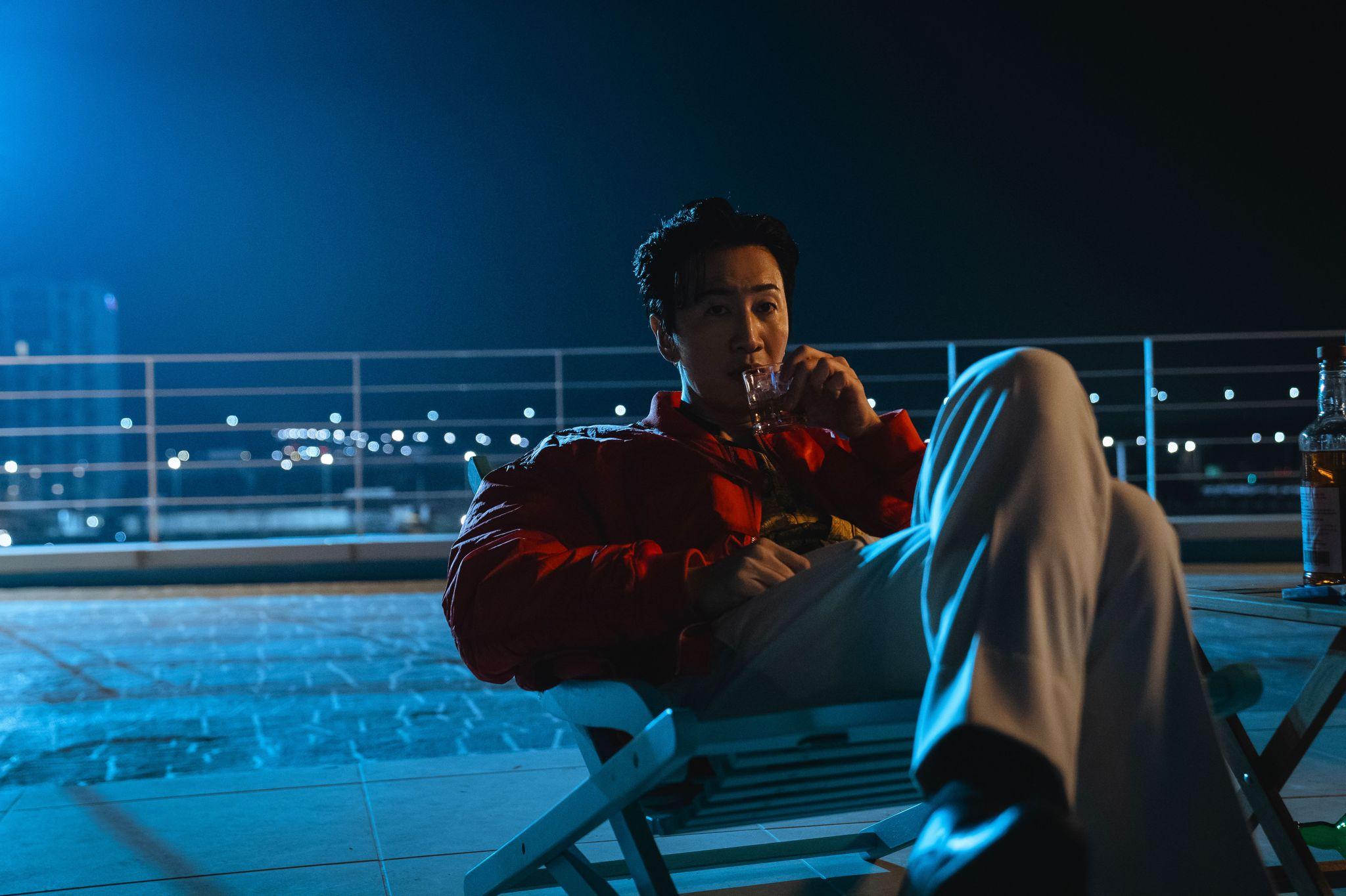 一直以「笑匠」見稱的李光洙,挑反派演技全面推倒形象!