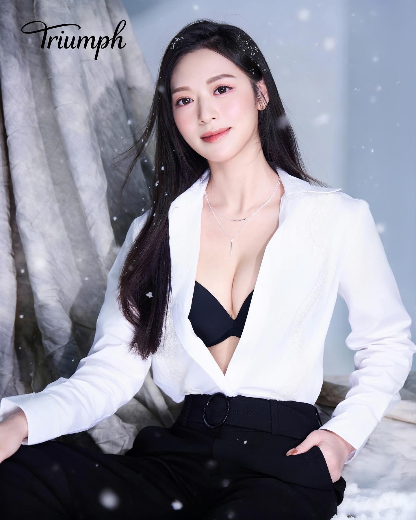 馮盈盈為內衣品牌擔任model。