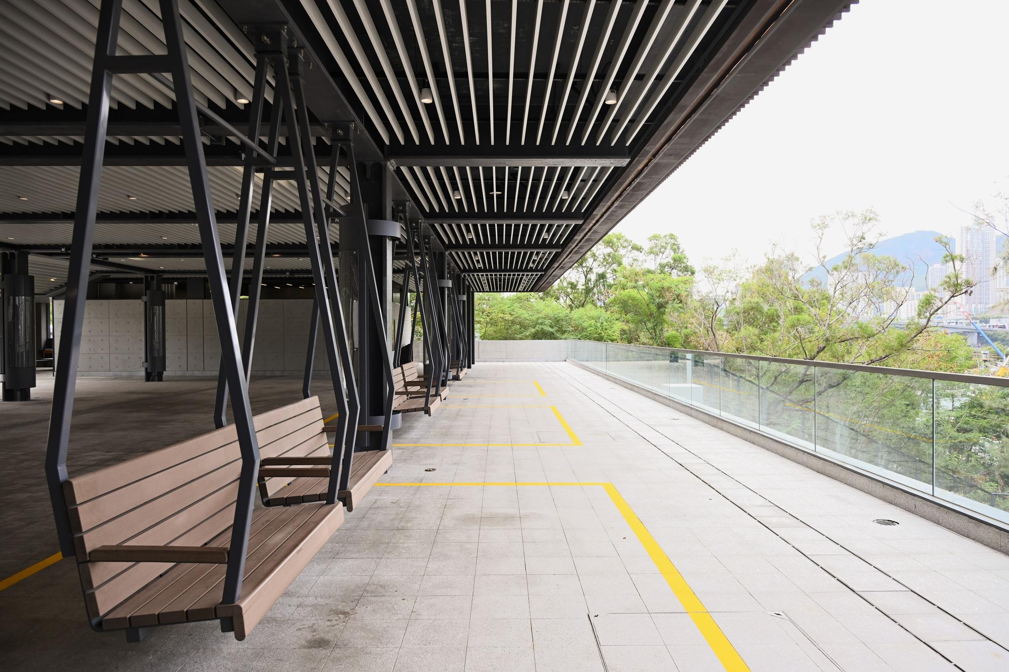 葵涌公園復修後第一期今重開,可覽藍巴勒海峽及青衣島東岸。(康文+++Facebook)