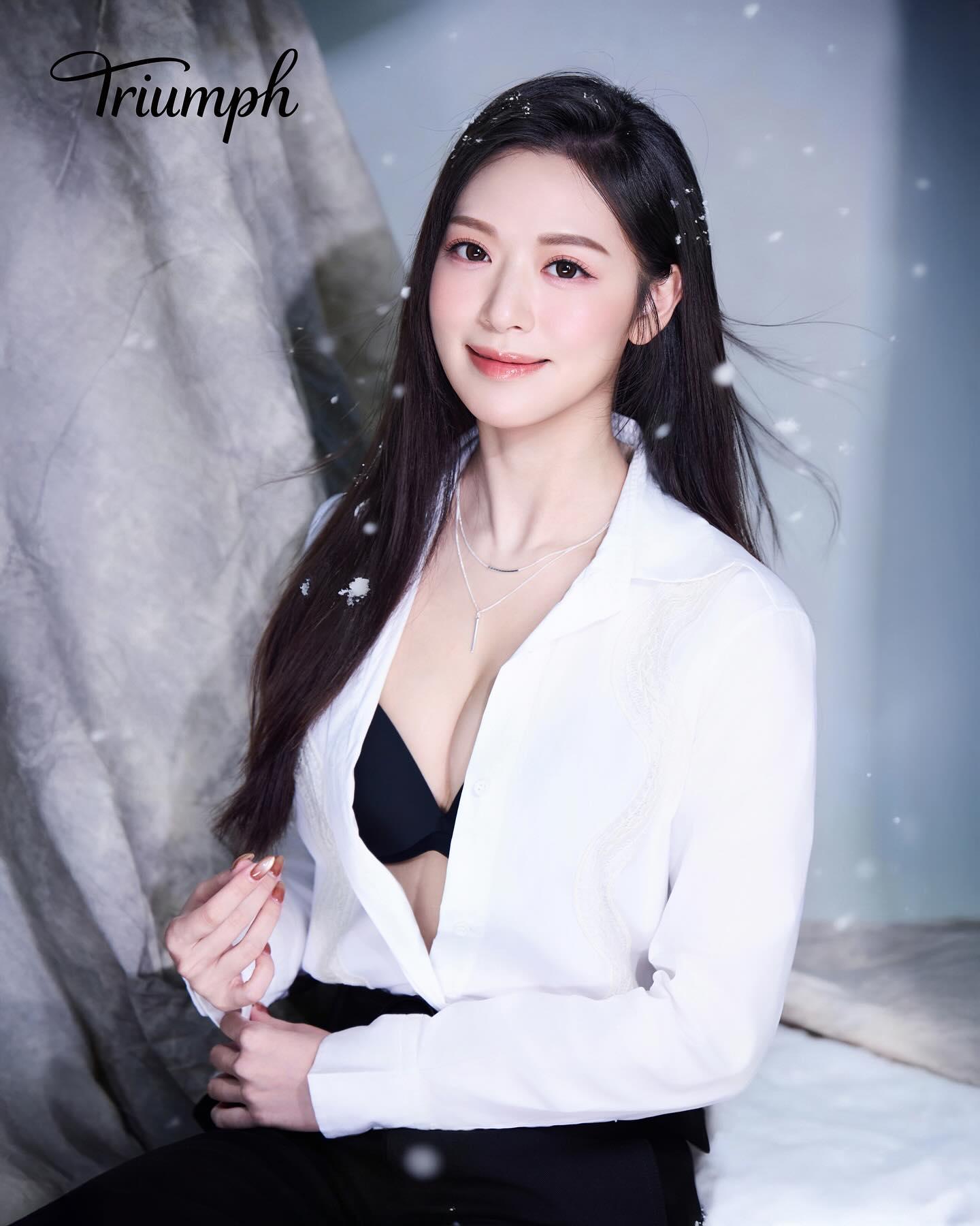 馮盈盈為內衣品牌擔任model。