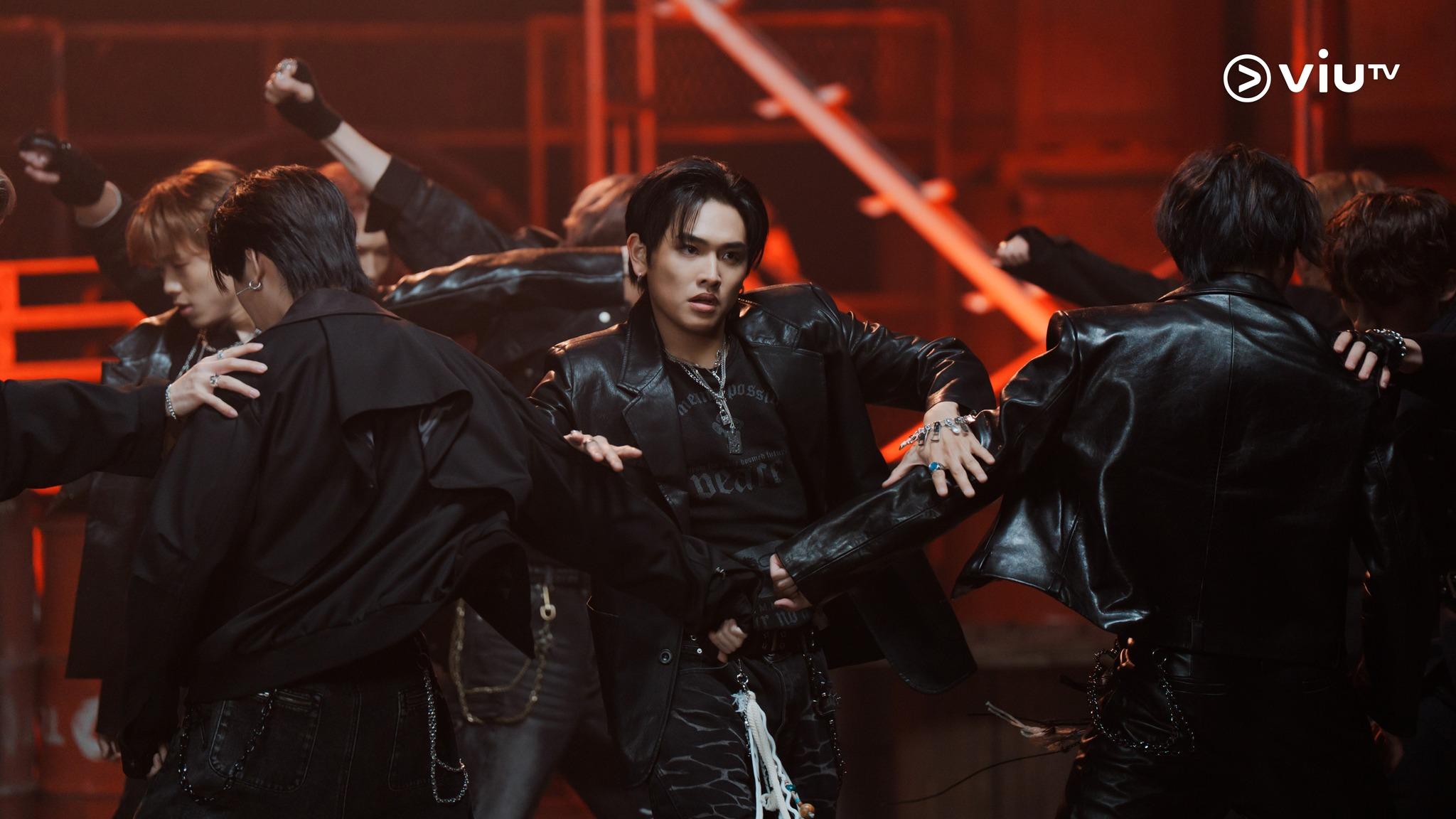 《全民造星VI》最後10強人選已塵埃落定,積極備戰明年1月4日在澳門舉行的總決賽。