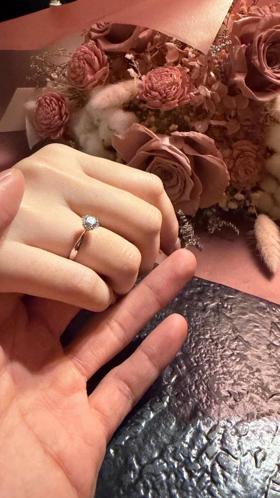 禾浩辰與吳品潔認愛兩年多,平安夜宣布喜訊。