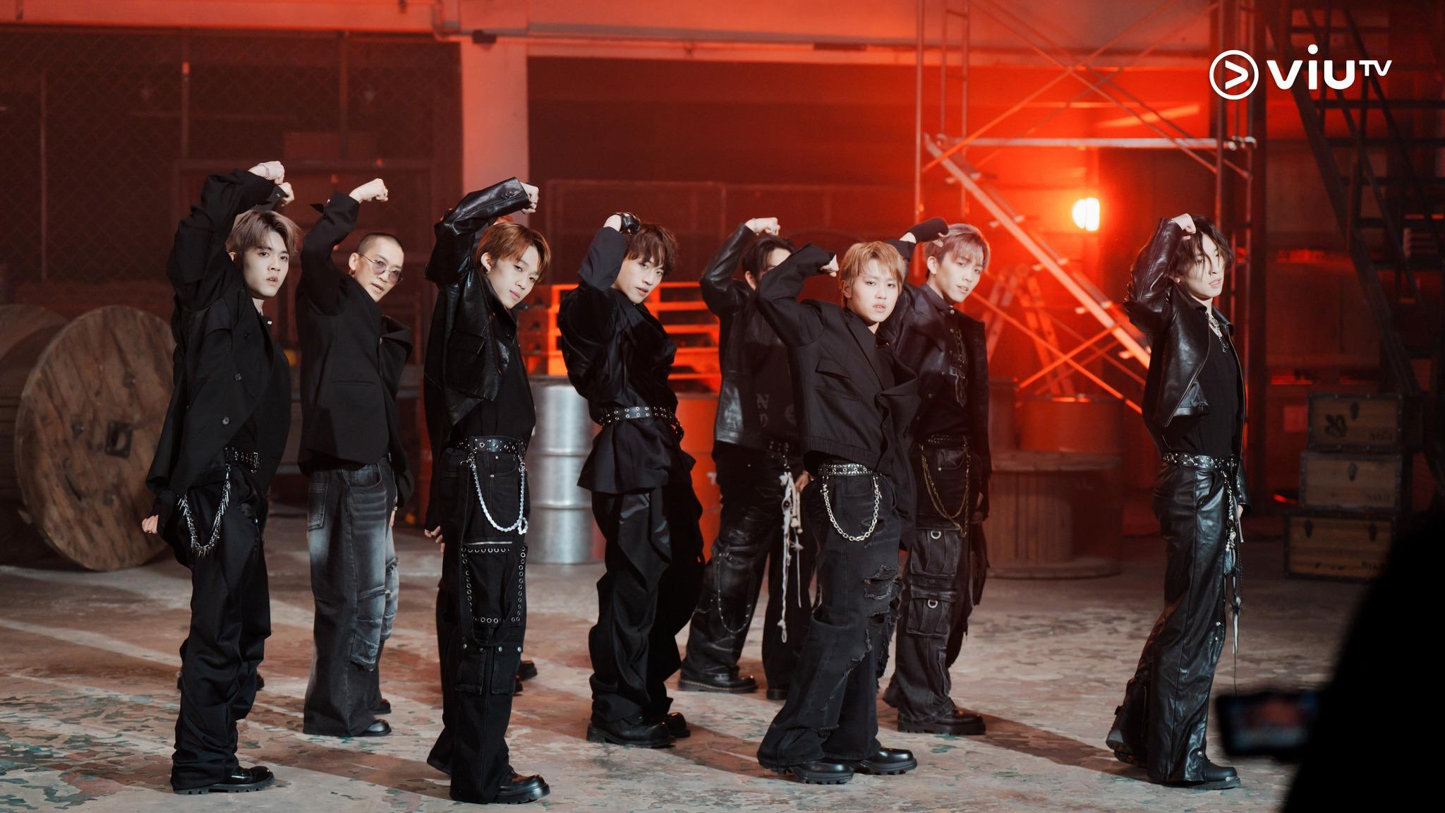 《全民造星VI》最後10強人選已塵埃落定,積極備戰明年1月4日在澳門舉行的總決賽。