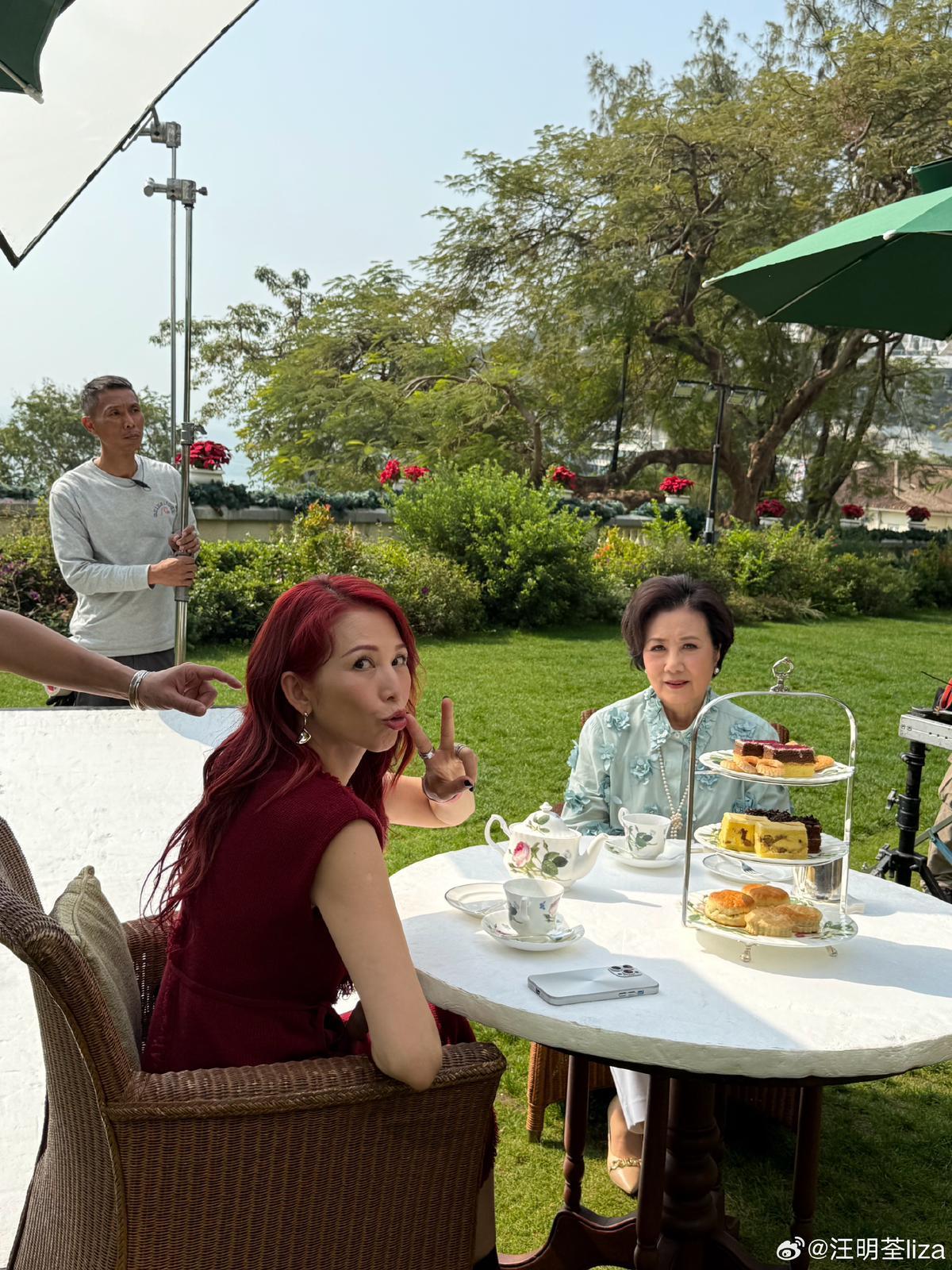 汪明荃與蔡少芬合作。