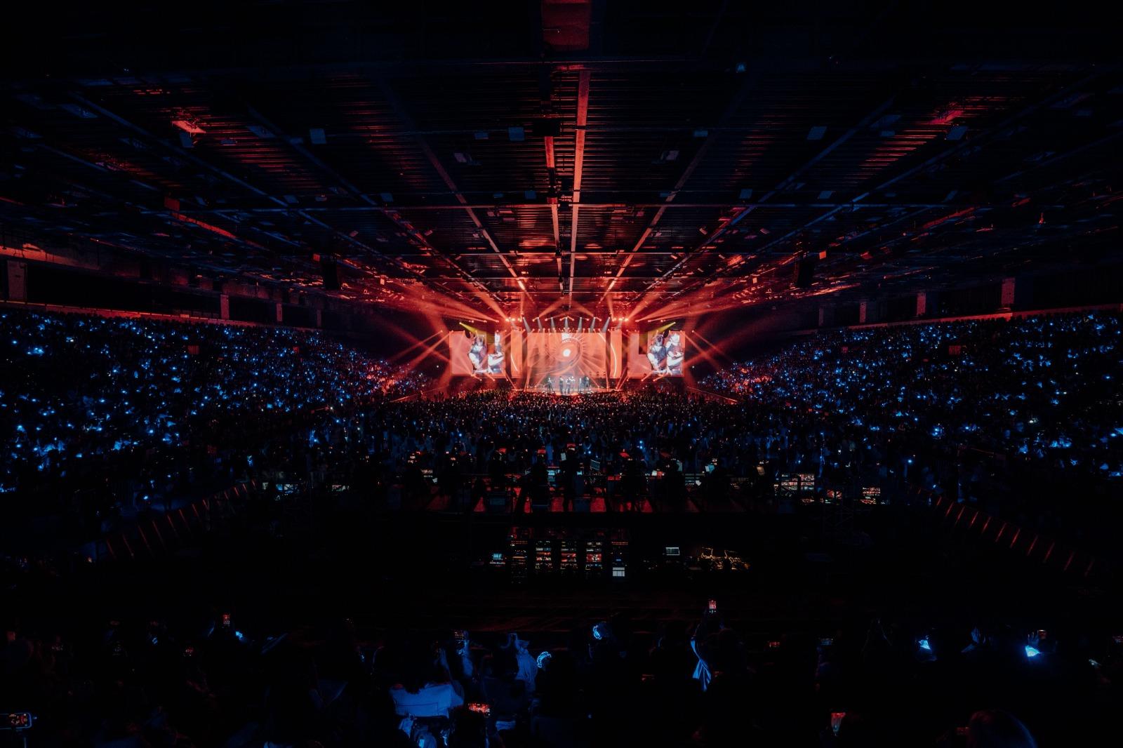 ZEROBASEONE在演唱會上,送上《Long Way Back》和《EXTRA》等各具魅力的小分隊舞台。