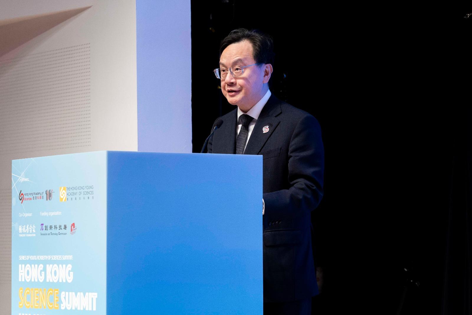 盧煜明鼓勵年輕人追求科學事業