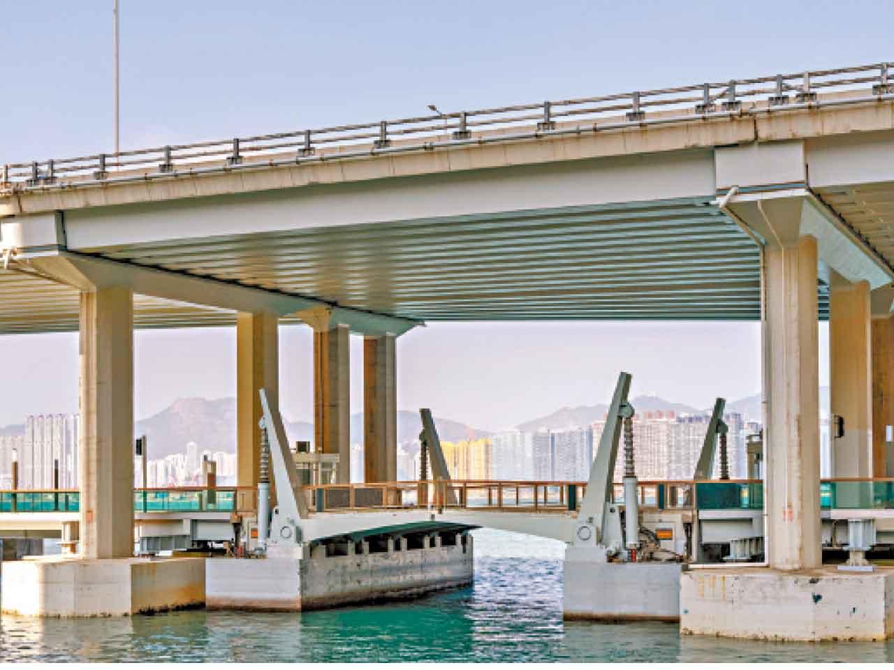 設於民康街附近的開合橋。