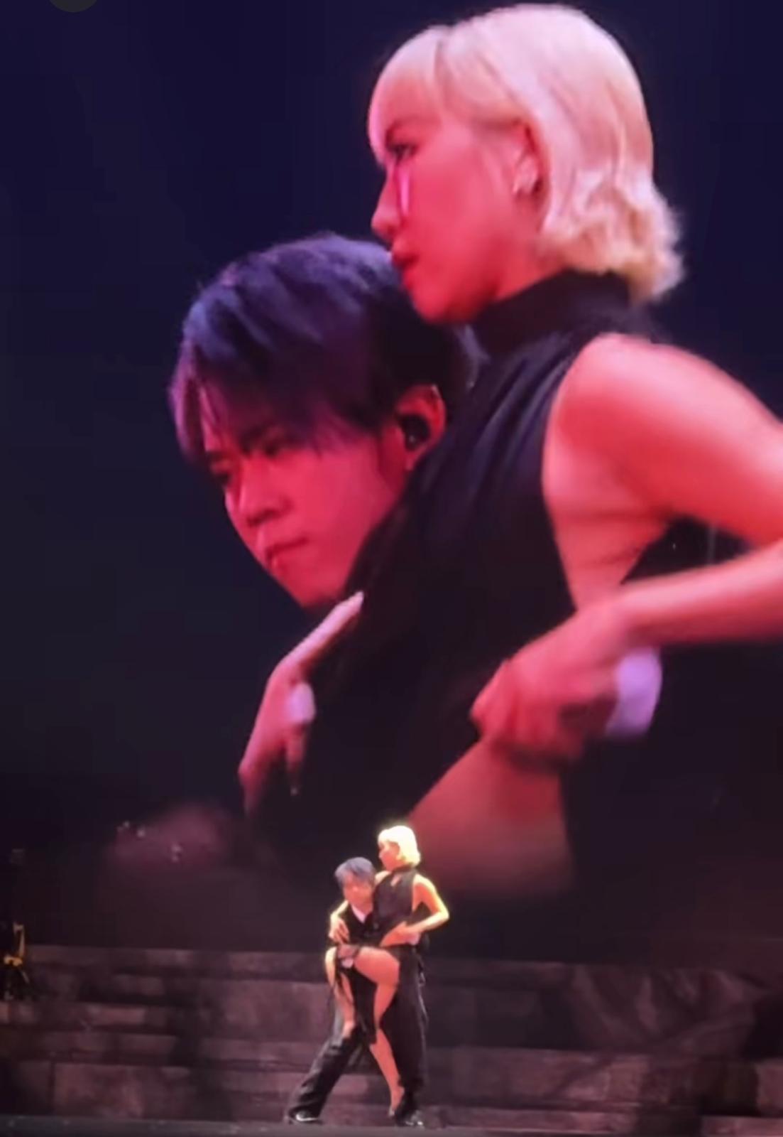 姜濤在《KEUNG TO ”LAVA“ LIVE 2025》演唱會第二場,唱《Every Single Time》時抱起女dancer。(網上圖片)