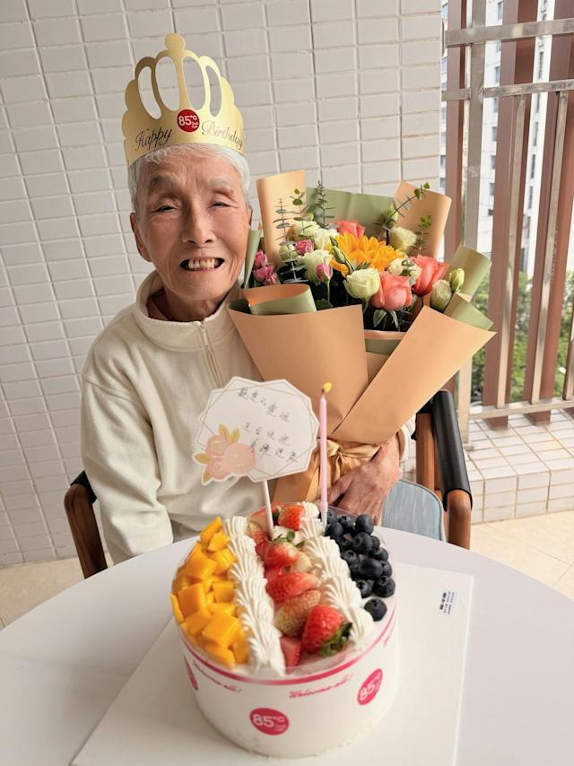 梁愛今年87歲。