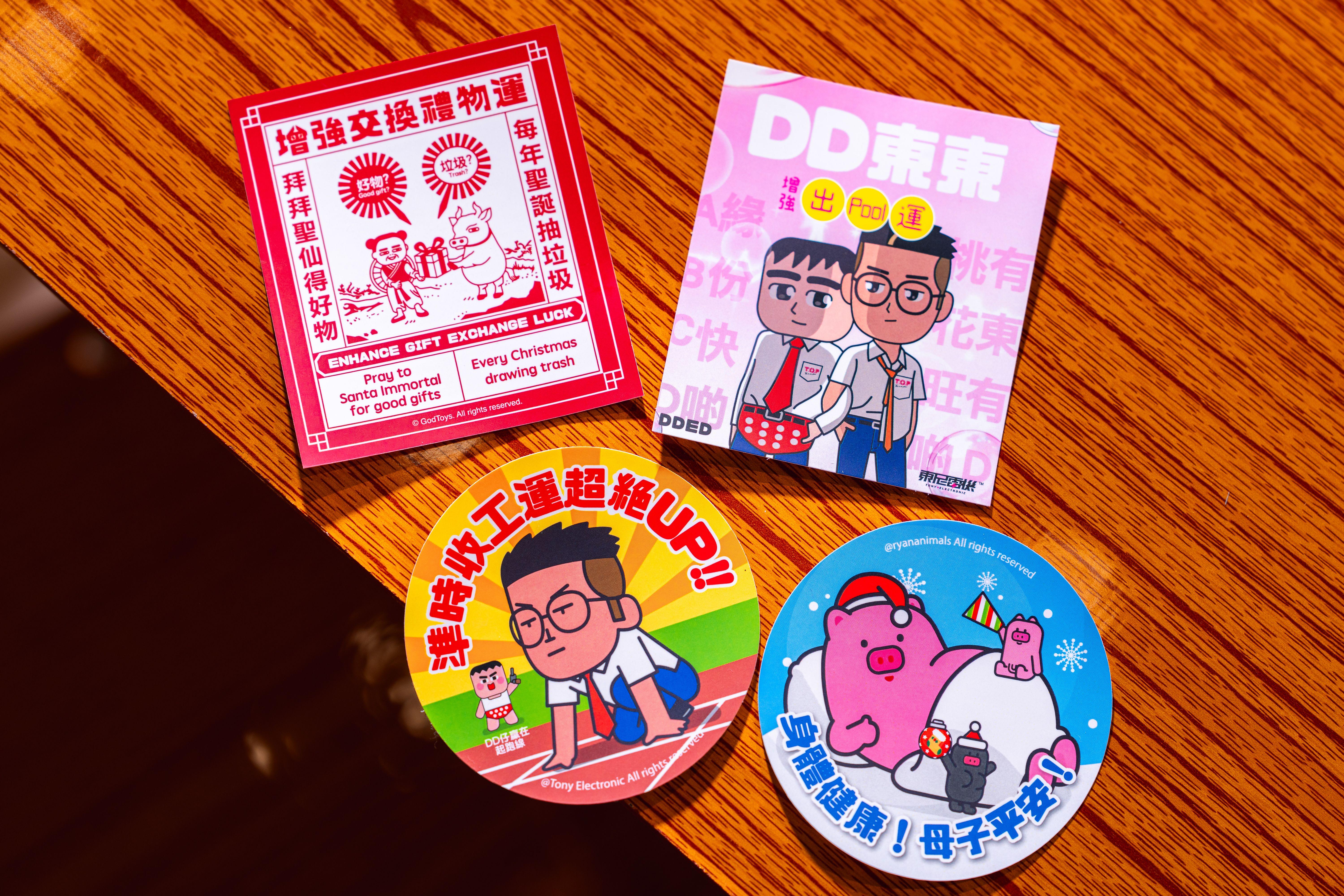 於活動期間只需簡單追蹤T.O.P This is Our Place社交平台帳戶,並於裝置前打卡上傳至社交媒體,即可獲得活動限定貼紙1張