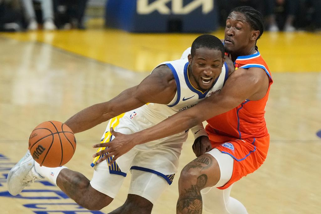 雷霆124:112擊敗勇士。(美聯社)