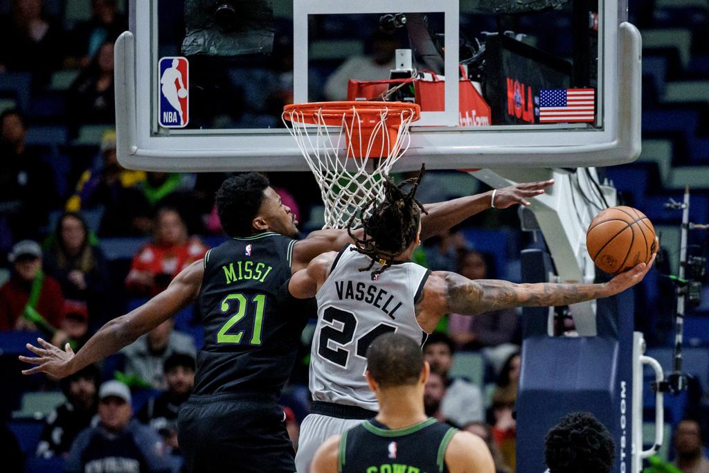 馬刺135:132擊敗鵜鶘。(美聯社)