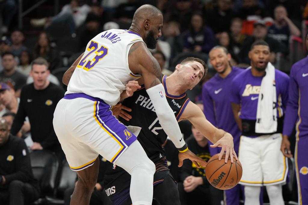 湖人116:114險勝太陽。(美聯社)