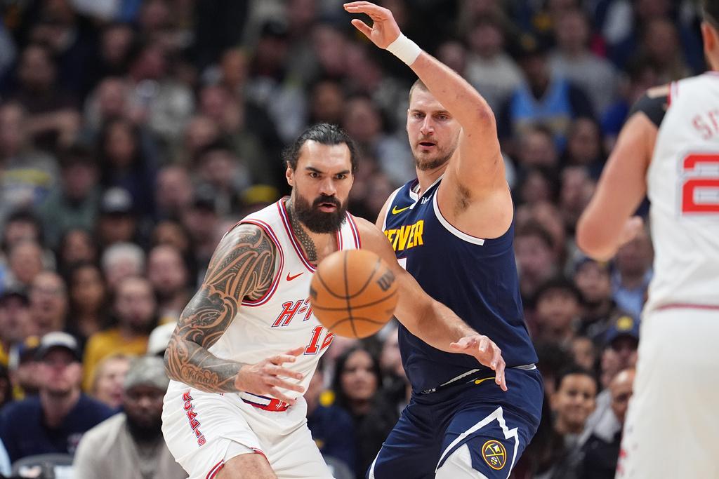 金塊加時128:125擊敗火箭。(美聯社)