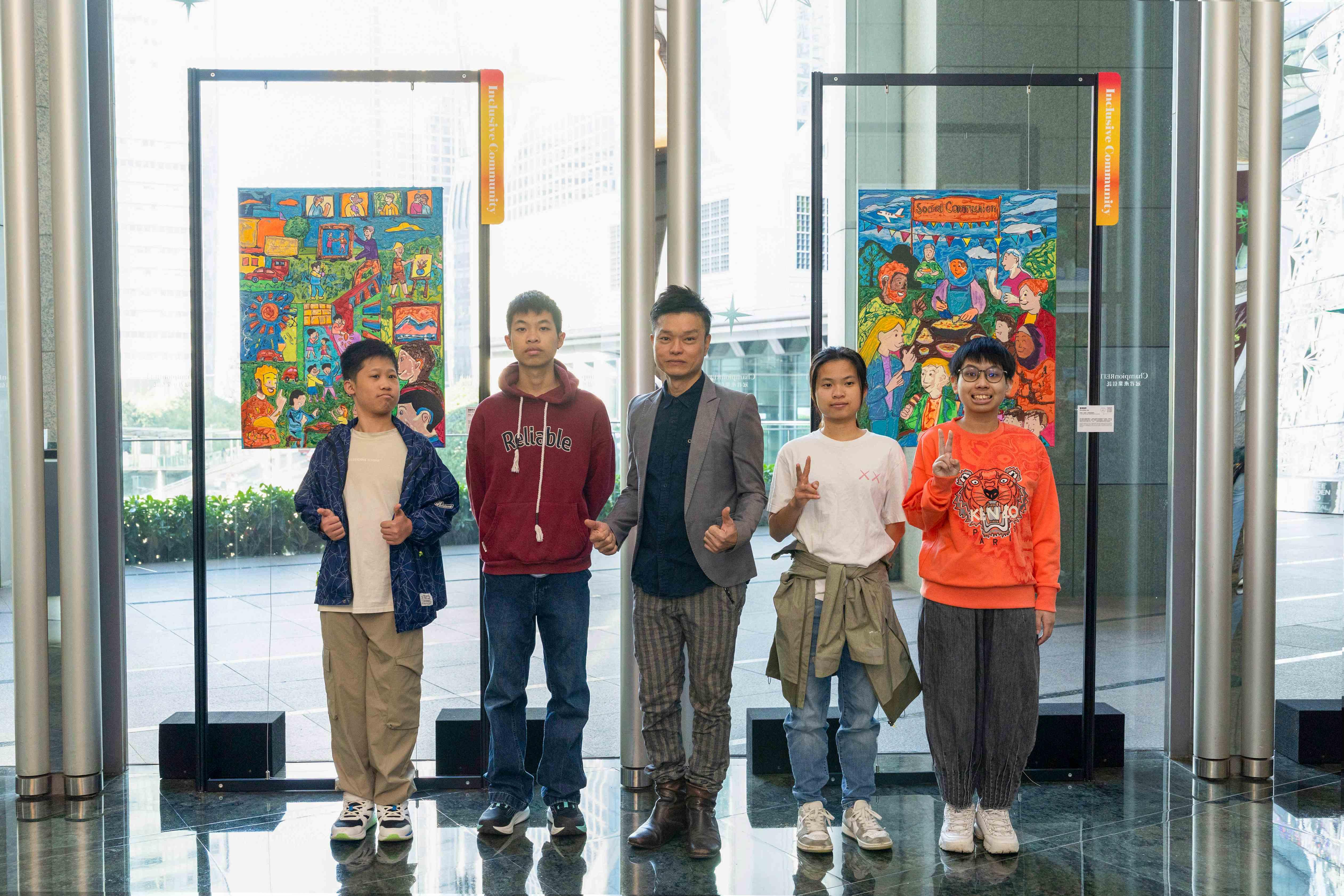 由吳運忠導師帶領路德會啟聾學校四位聽障學生一起創作的「共融社區」系列。