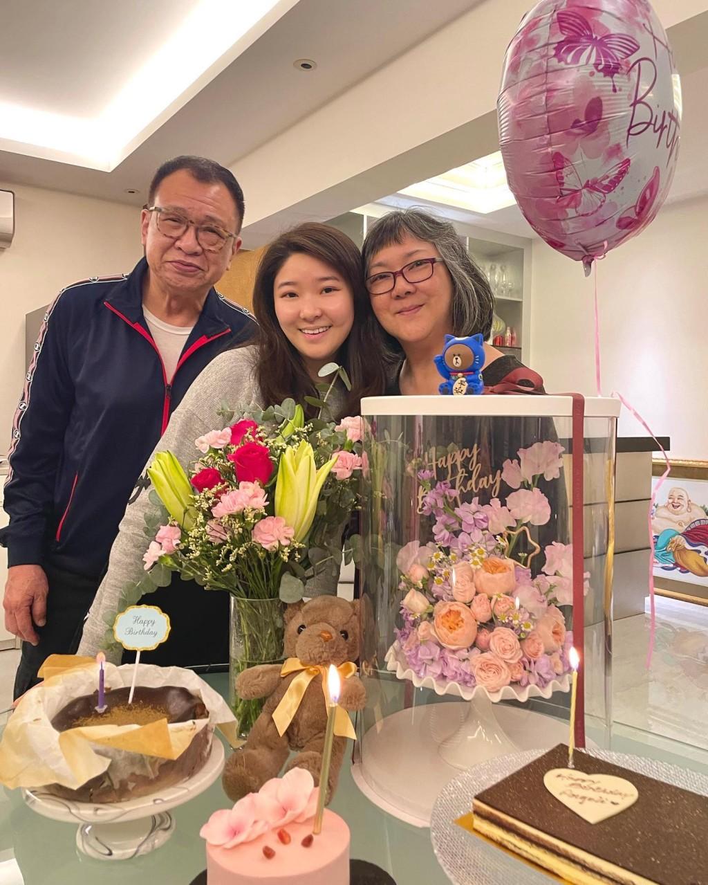 龍嬿而與許惠菁仍未能接受Benz雄突然離世。