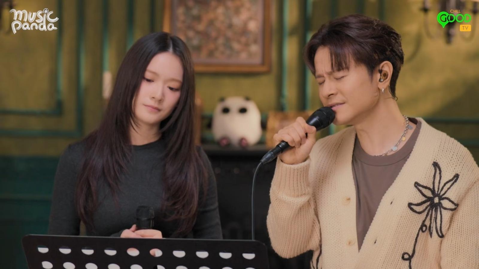Cloud雲浩影與陳健安在Music Panda合唱《未知道》。(影片截圖)