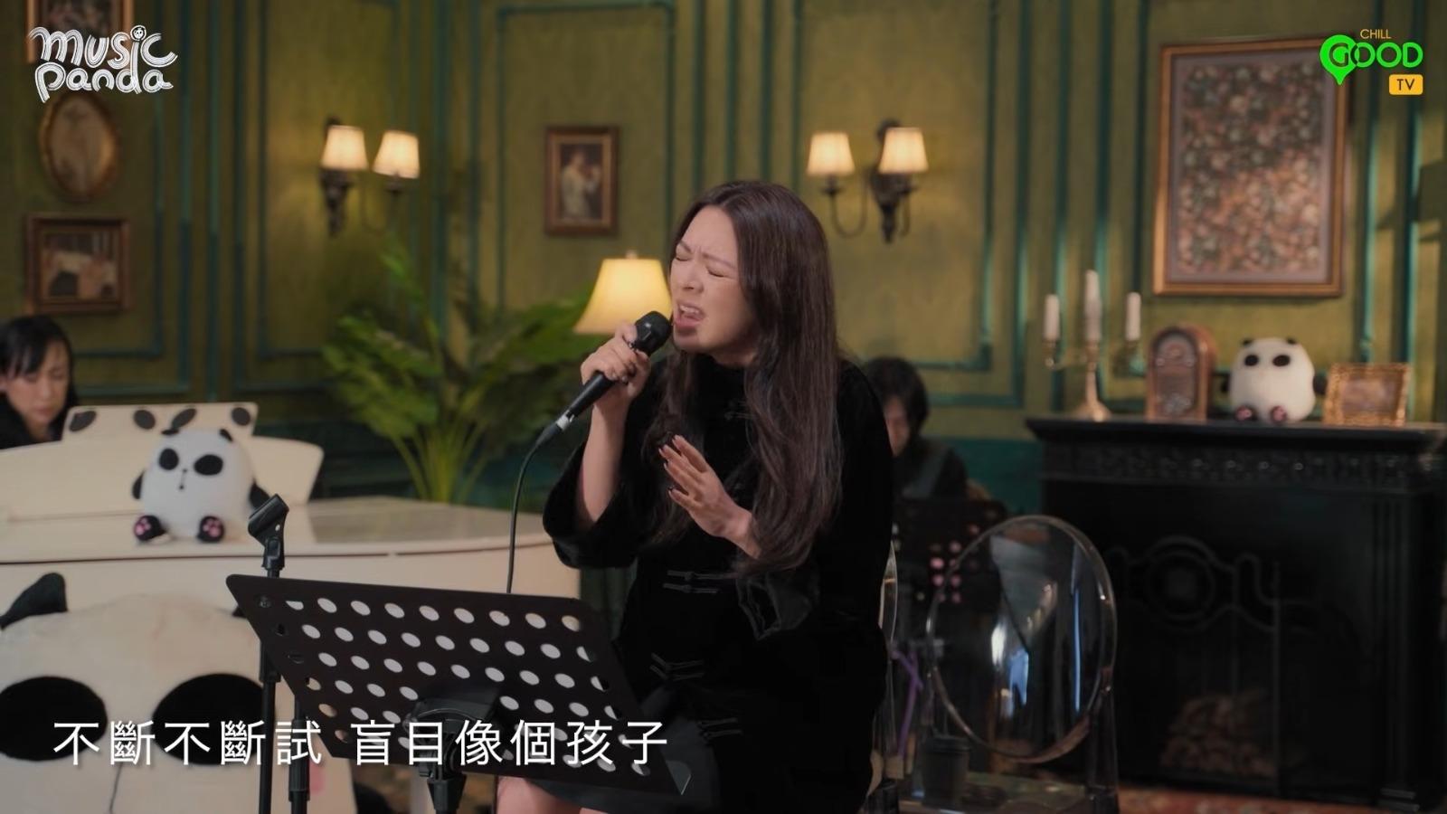 JW王灝兒在Music Panda演唱《小故事》。(影片截圖)