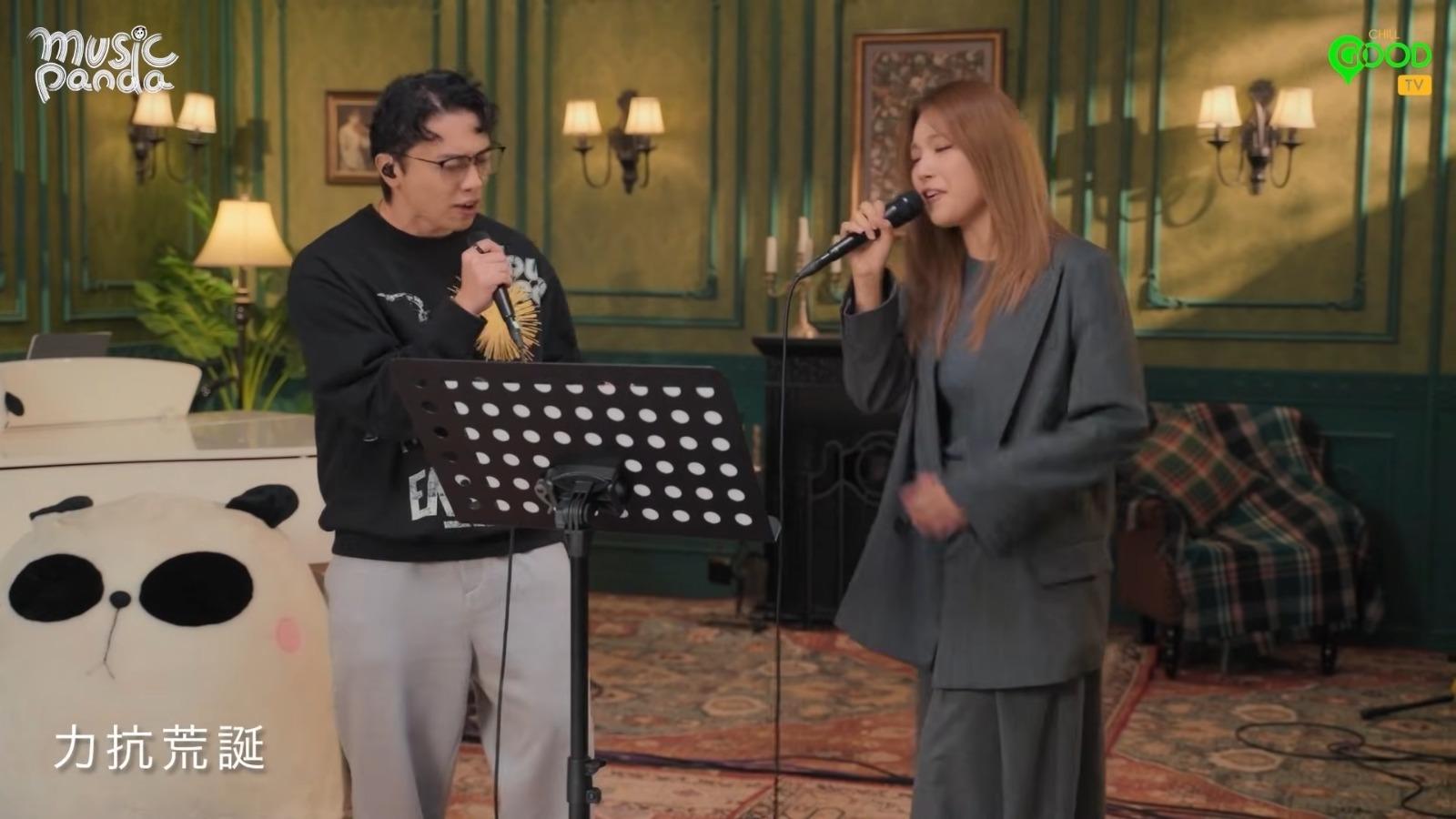 Feanna黃淑蔓 x Van@NowhereBoys 在Music Panda演唱《我在》。(影片截圖)