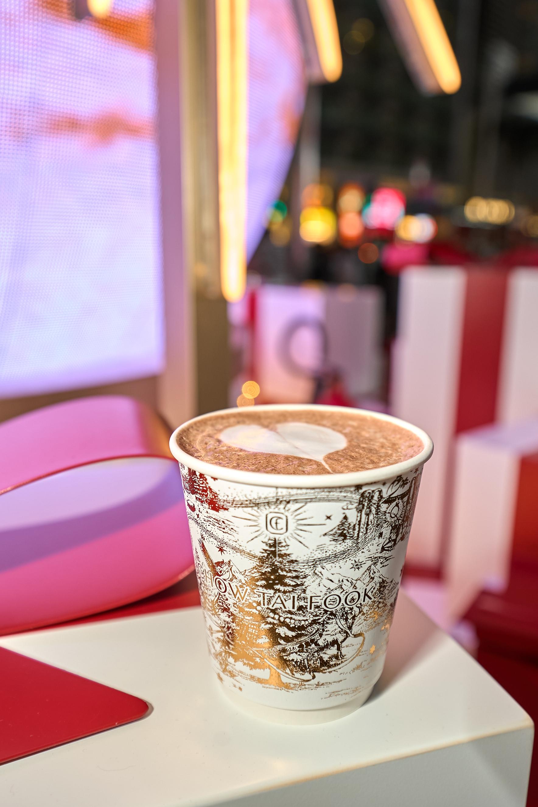 周大福特別為顧客準備免費熱朱古力