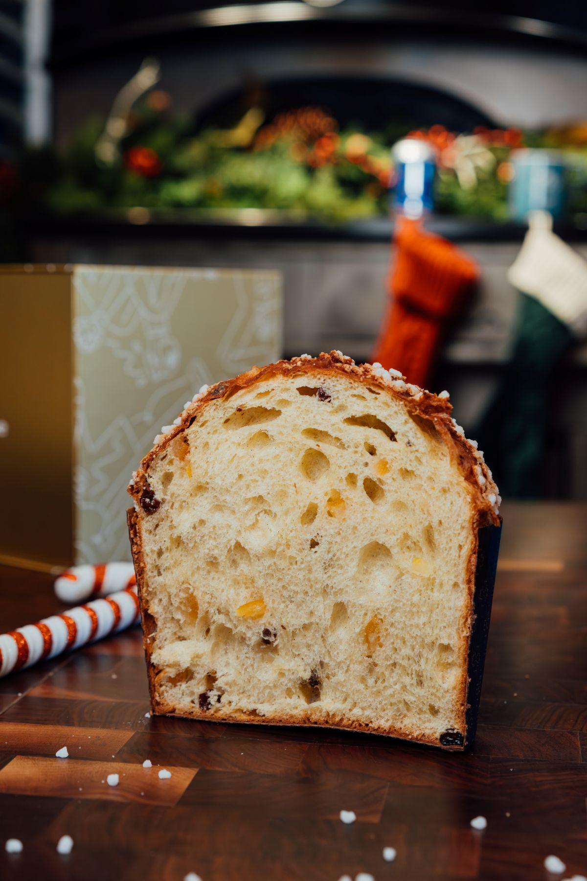 經典酸種意大利聖誕麵包($488,750g)須網上預訂。