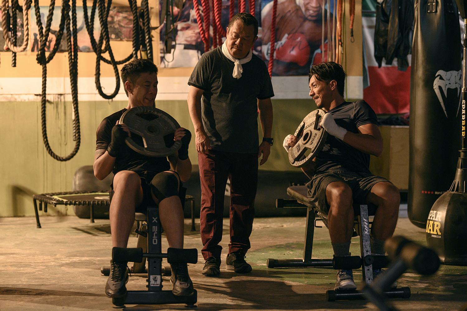 張繼聰與朱栢康一起為《金童》操肌,互相支持。