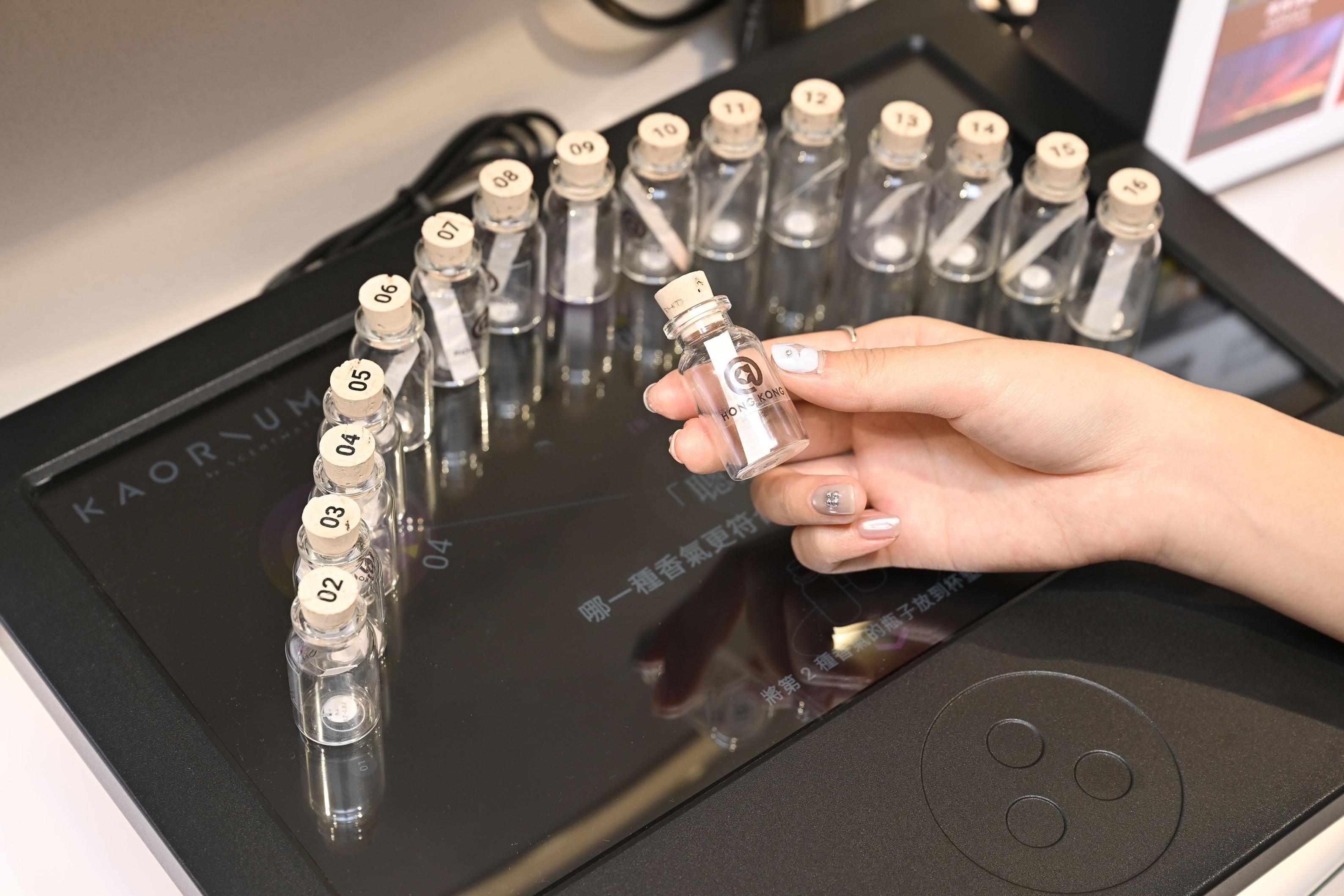 @cosme HONG KONG 旗艦店亮點|專屬香氛測試機及香氛區