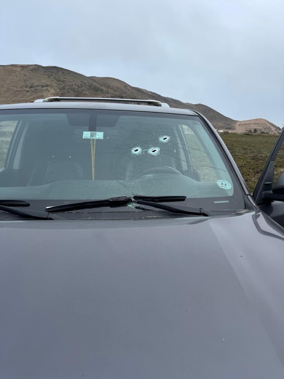 秘魯總統候選人貝勞德的汽車出現幾個彈孔。