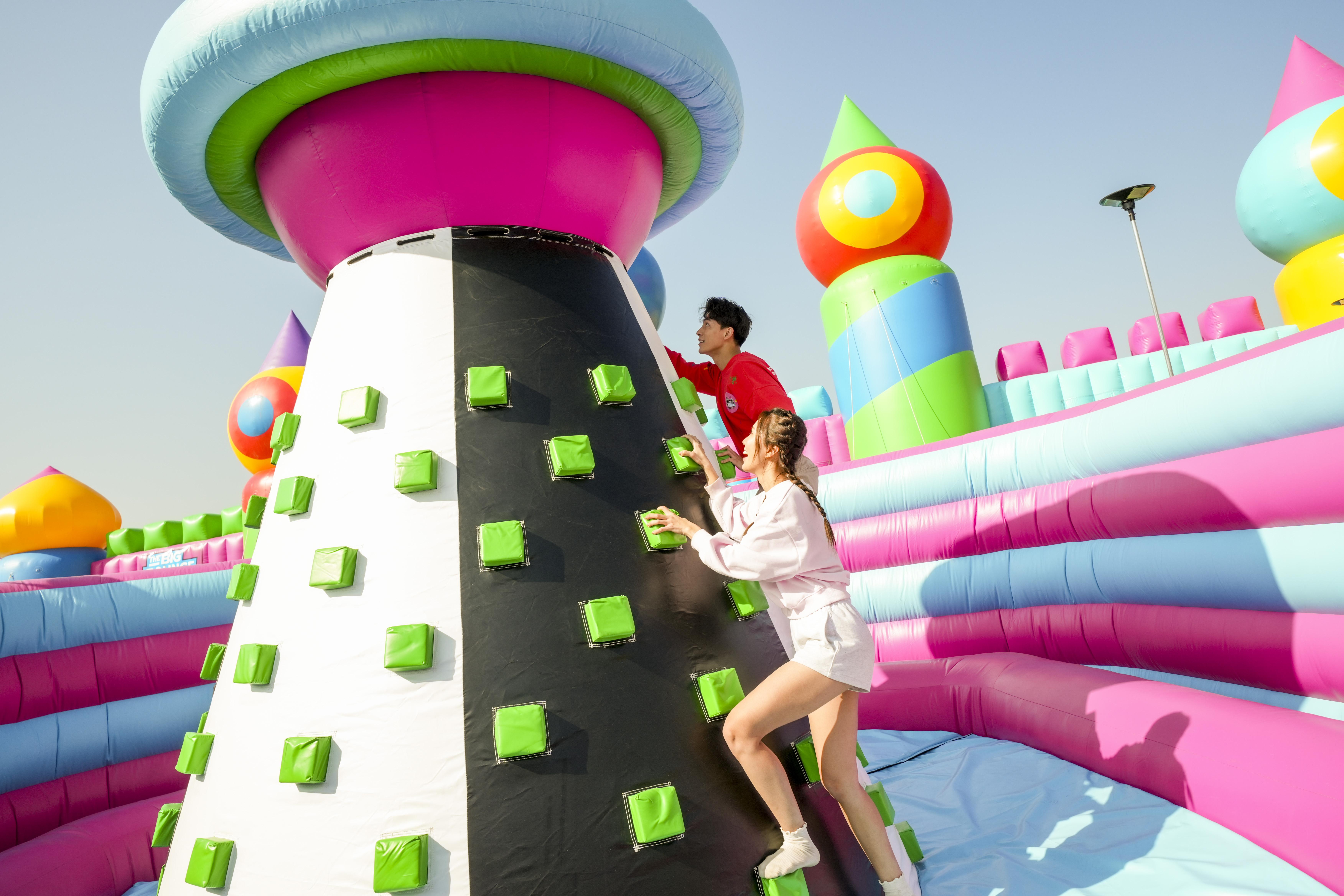 4大巨型彈跳區佔地10萬呎 最長150米障礙賽+全球最大充氣城堡