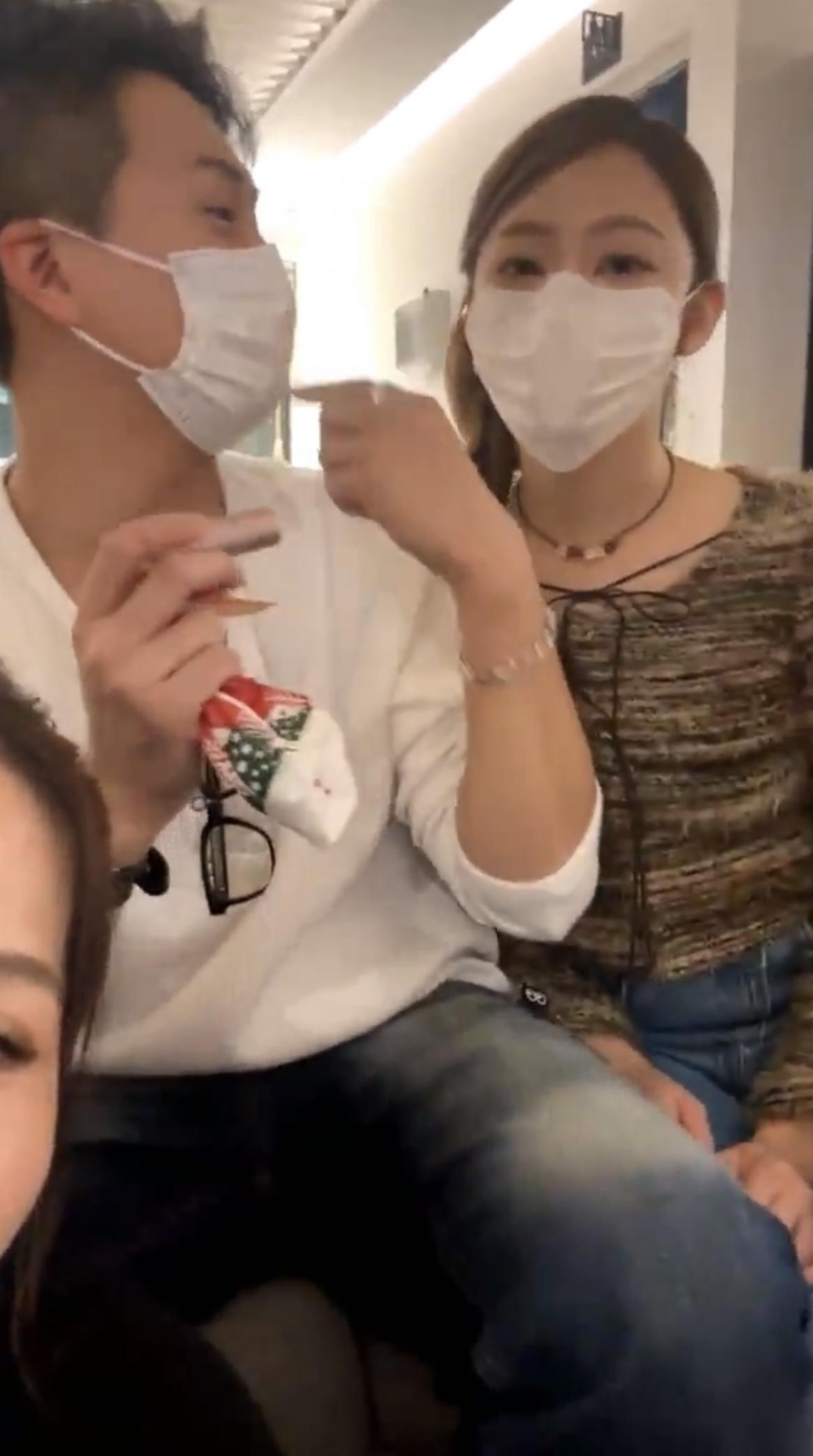 GM抽到有色潤唇膏,於是按照指示使用再親吻Sophie。