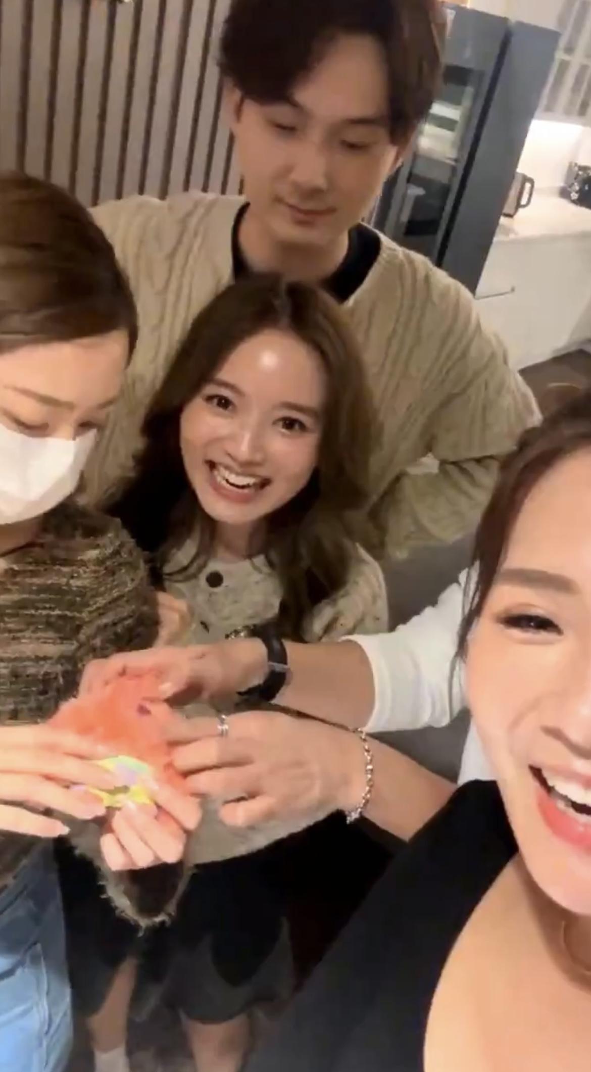 羅毓儀準備了潮物公仔。