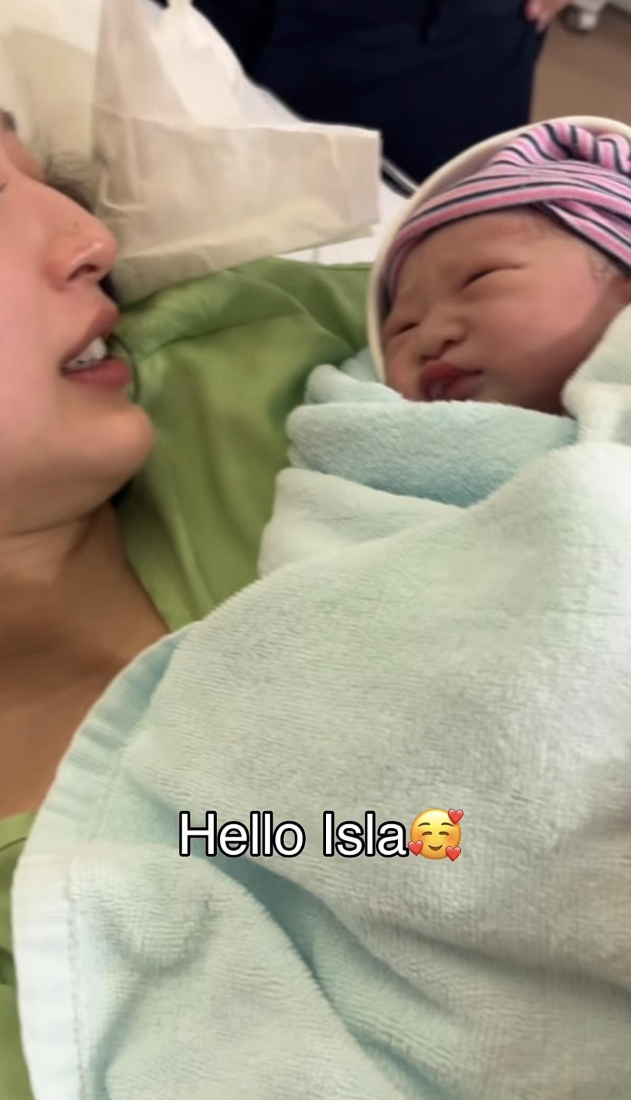 Isla 順利出世Maple 一度感動落淚。