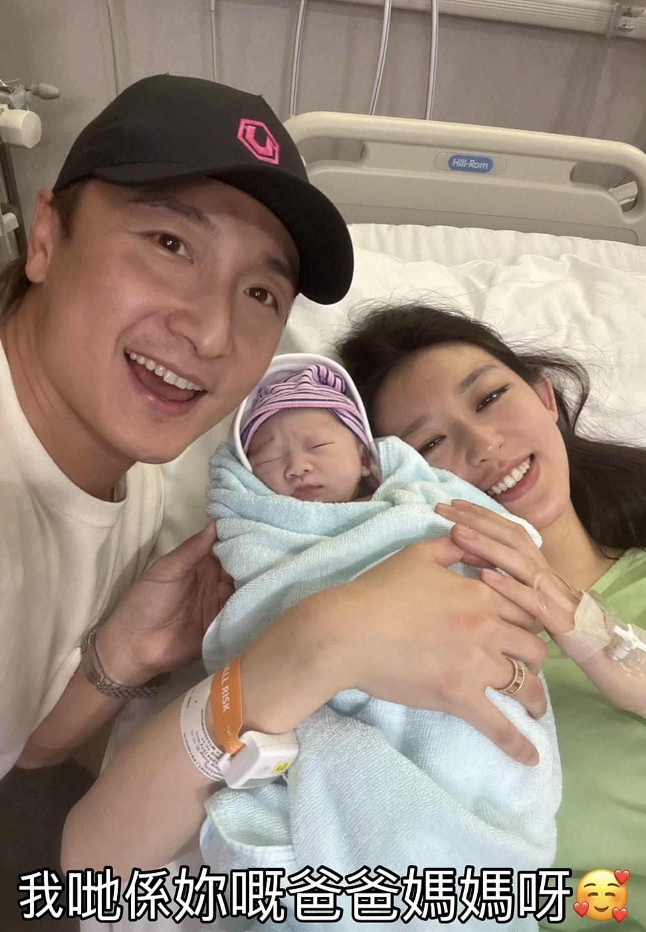 方力申曬一家三口溫馨合照 。