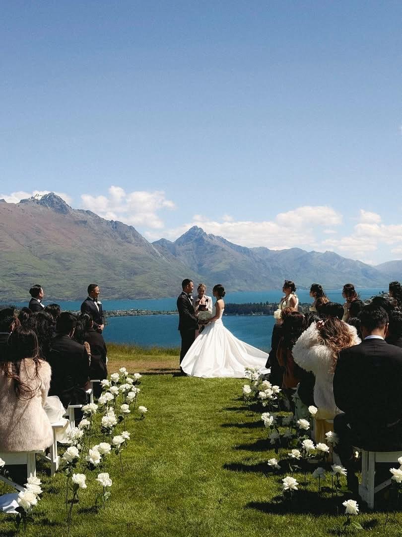 宋熙年舉家赴新西蘭,見證餅印妹妹舉行夢幻婚禮。