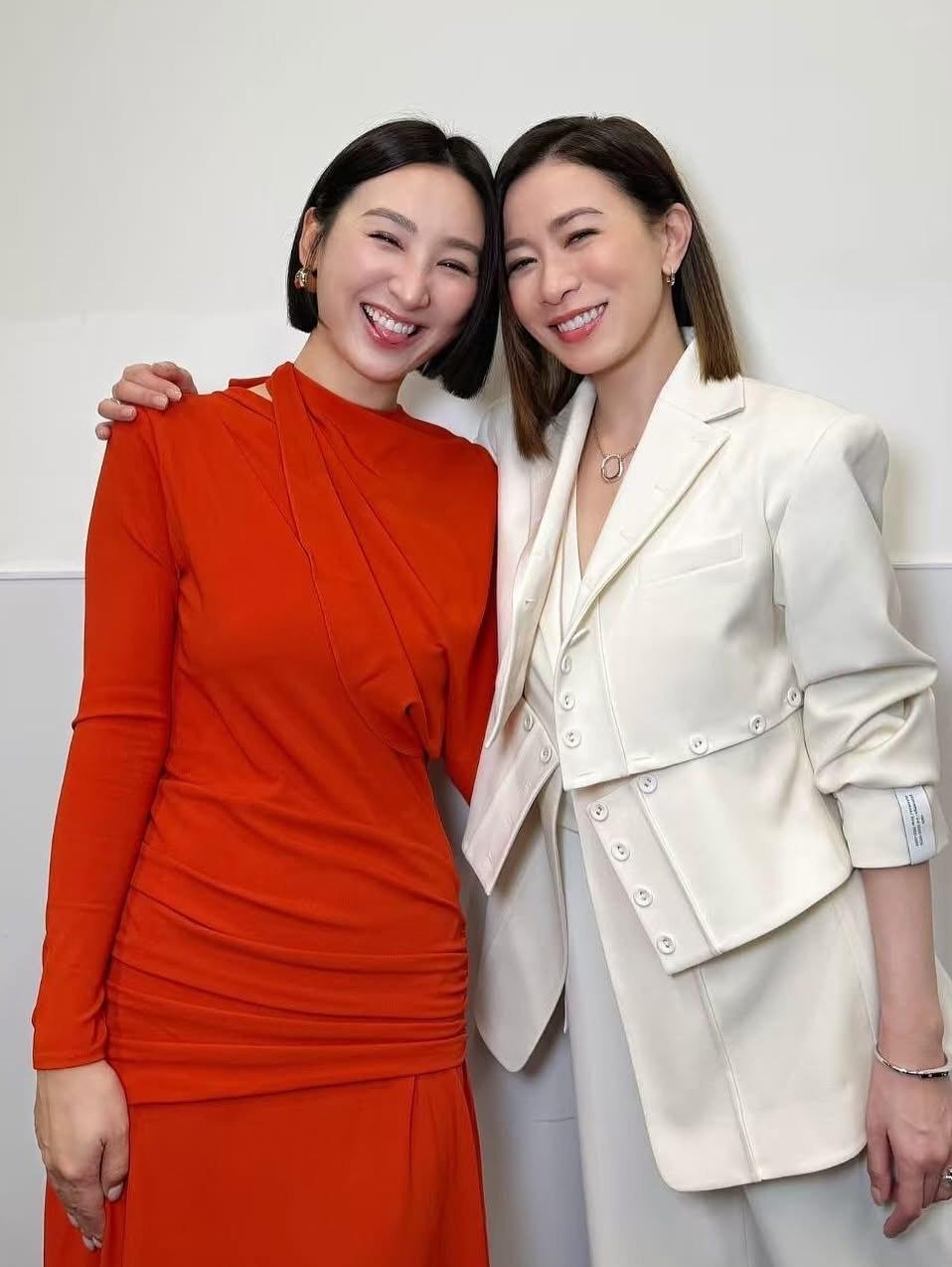 佘詩曼在社交網貼出20張與劇組台前幕後演員的花絮照。