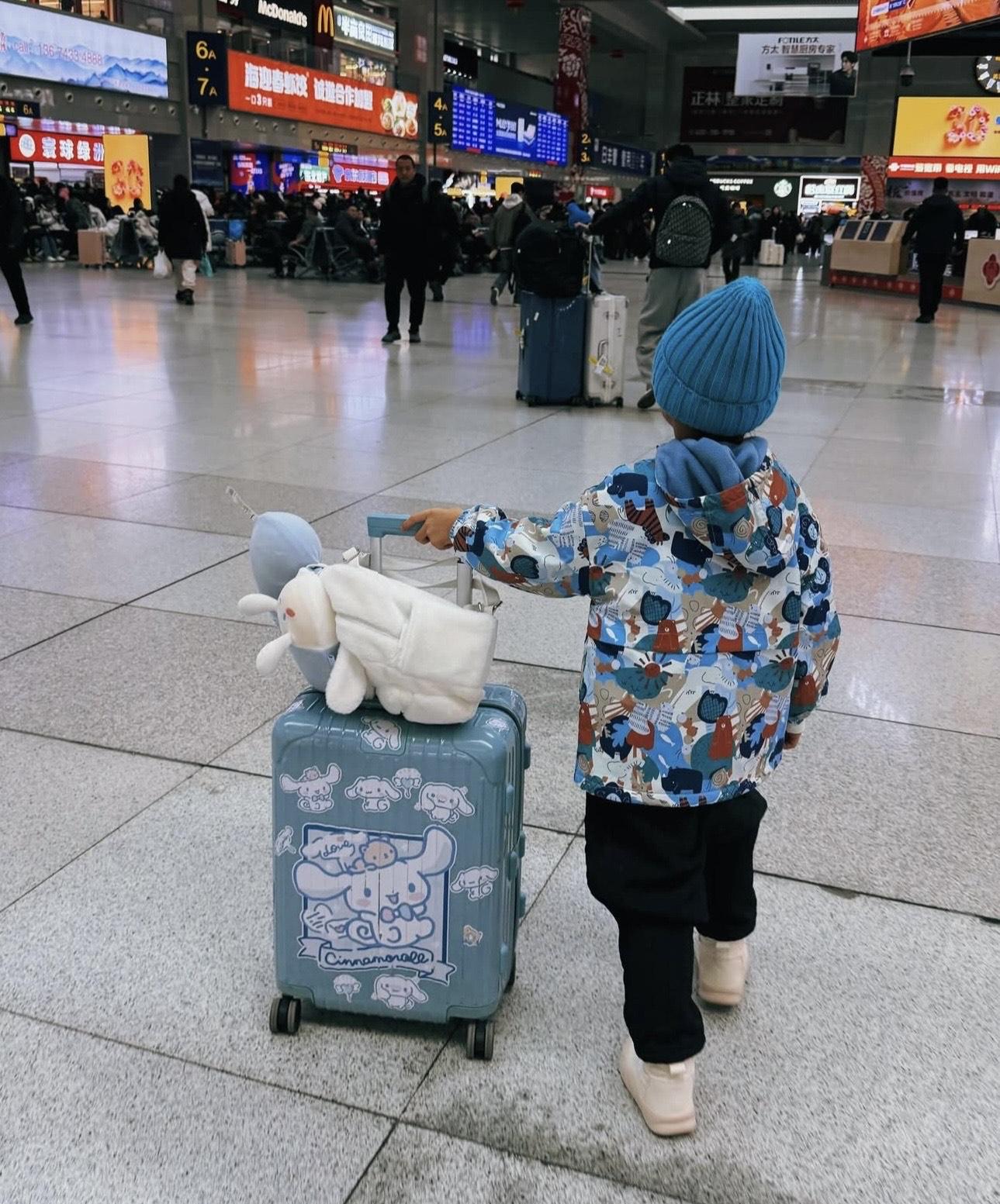 吳若希婚後育有一子一女。