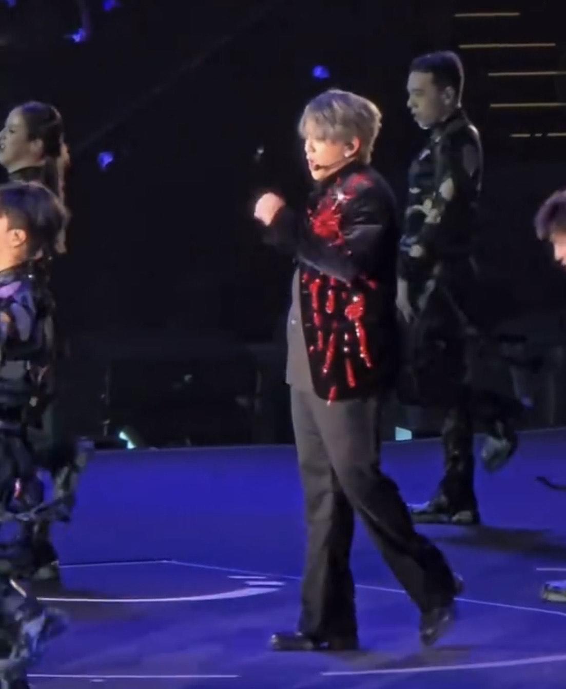 姜濤演唱會突發停電8分鐘。