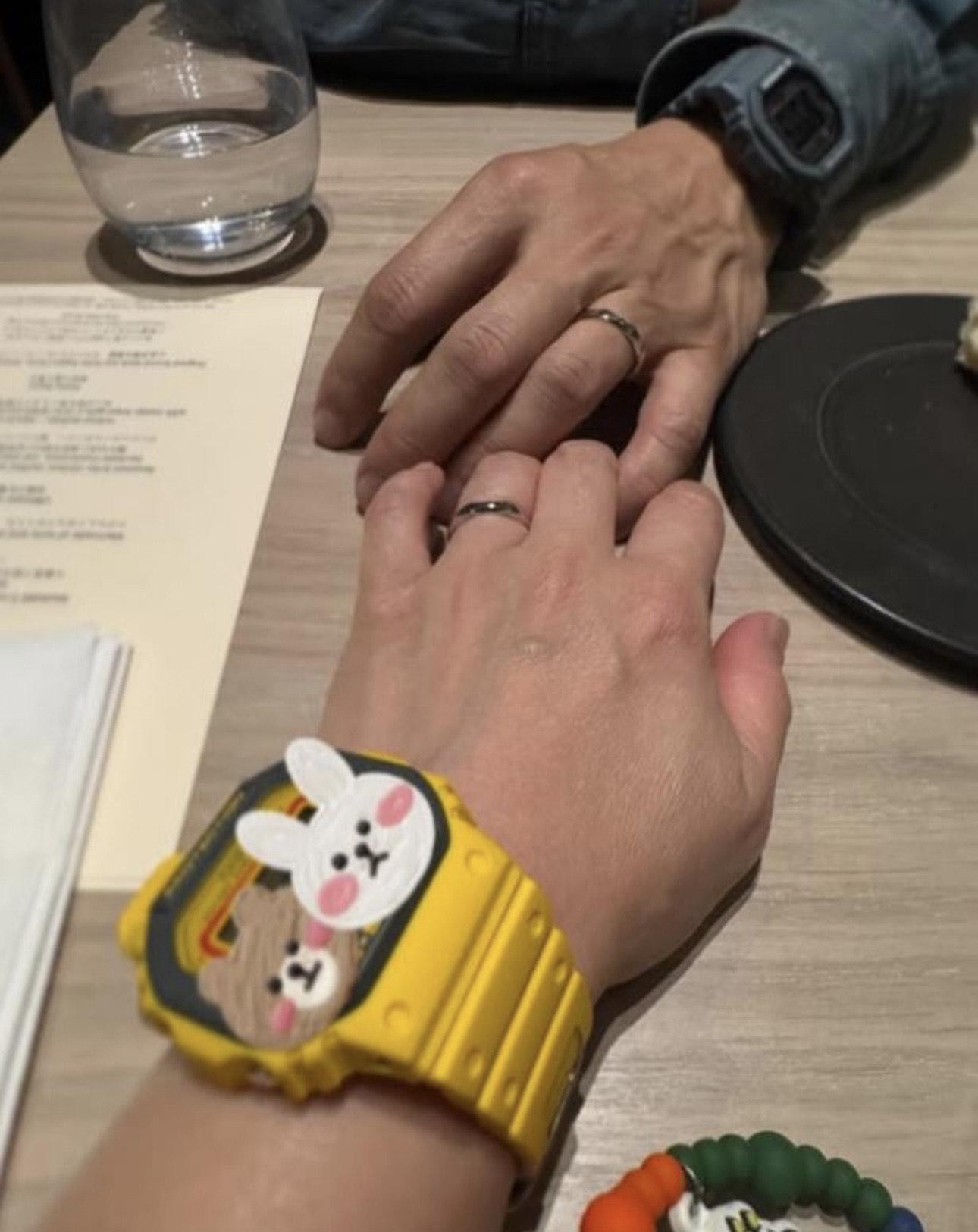 有傳阮小儀老公從事汽車行業。