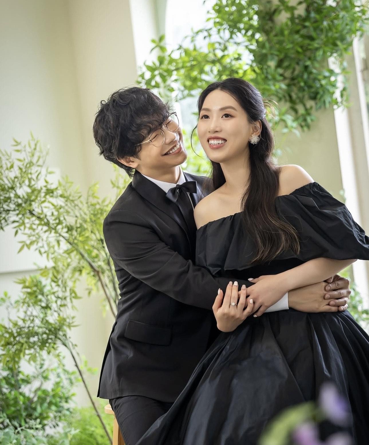 程人富與拍拖逾11年的中學同學梁雅瑩拉埋天窗。