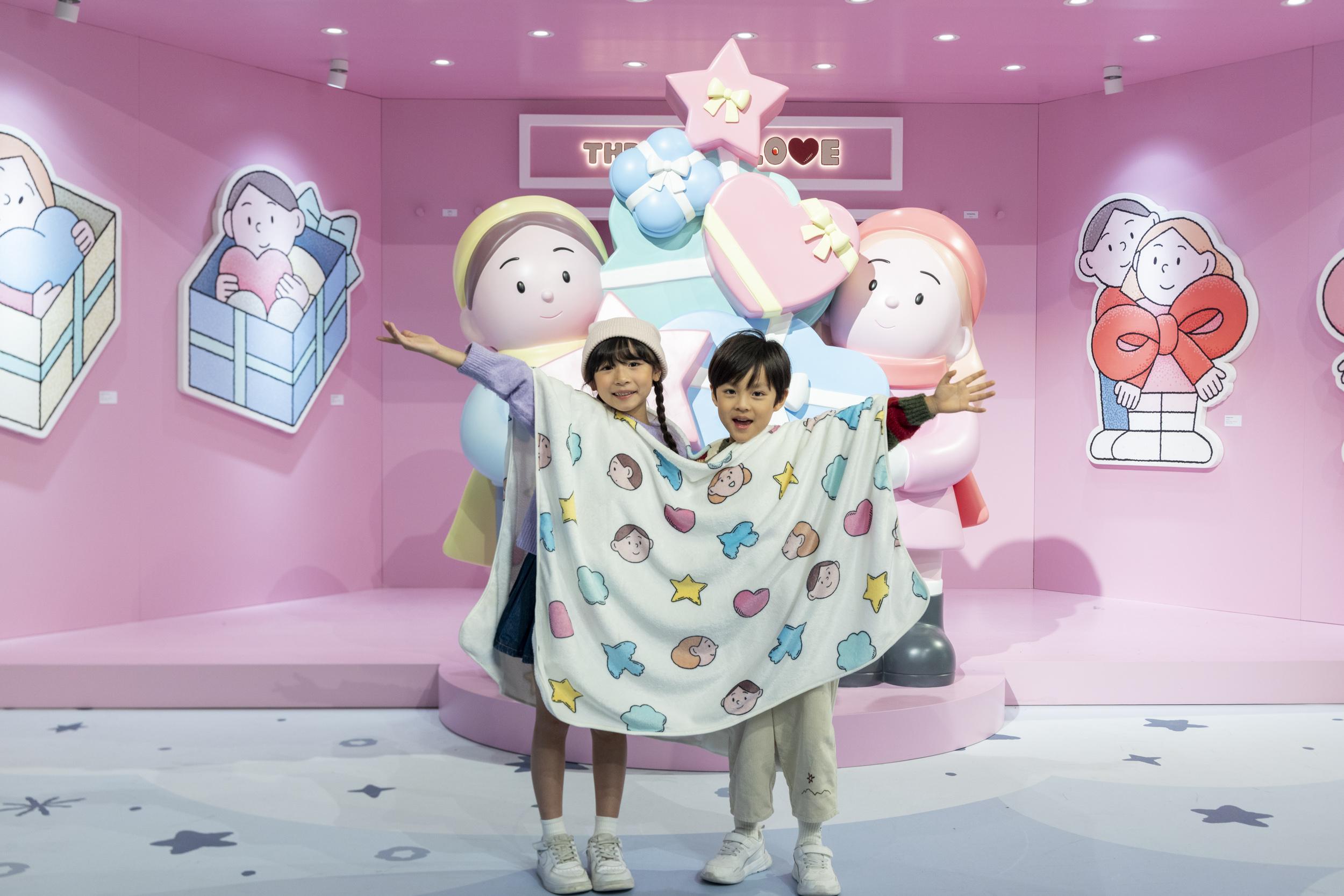 限量抱枕毛毯及聖誕老人活動