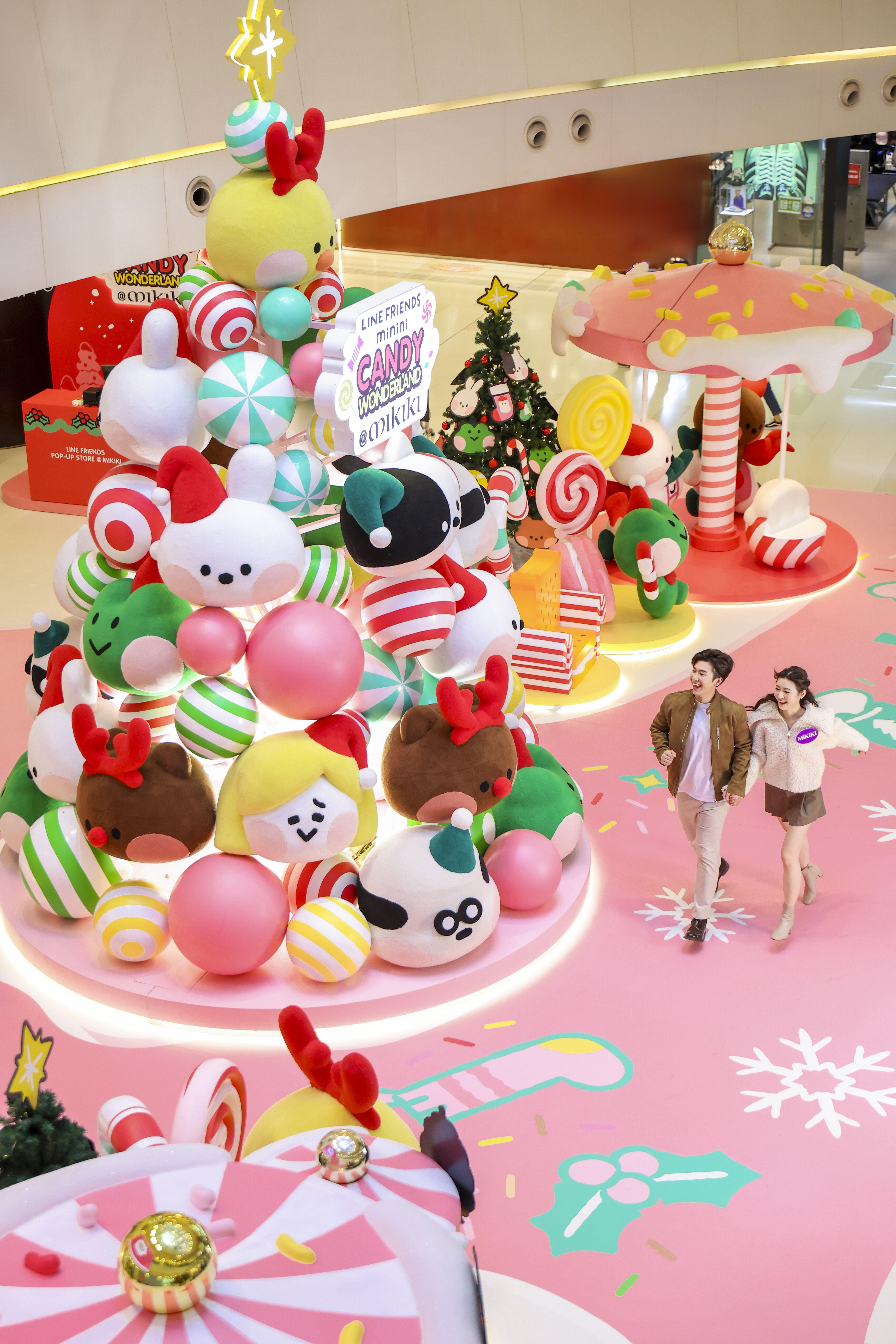 6米高的「甜心星願 LINE FRIENDS minini 糖果樹」