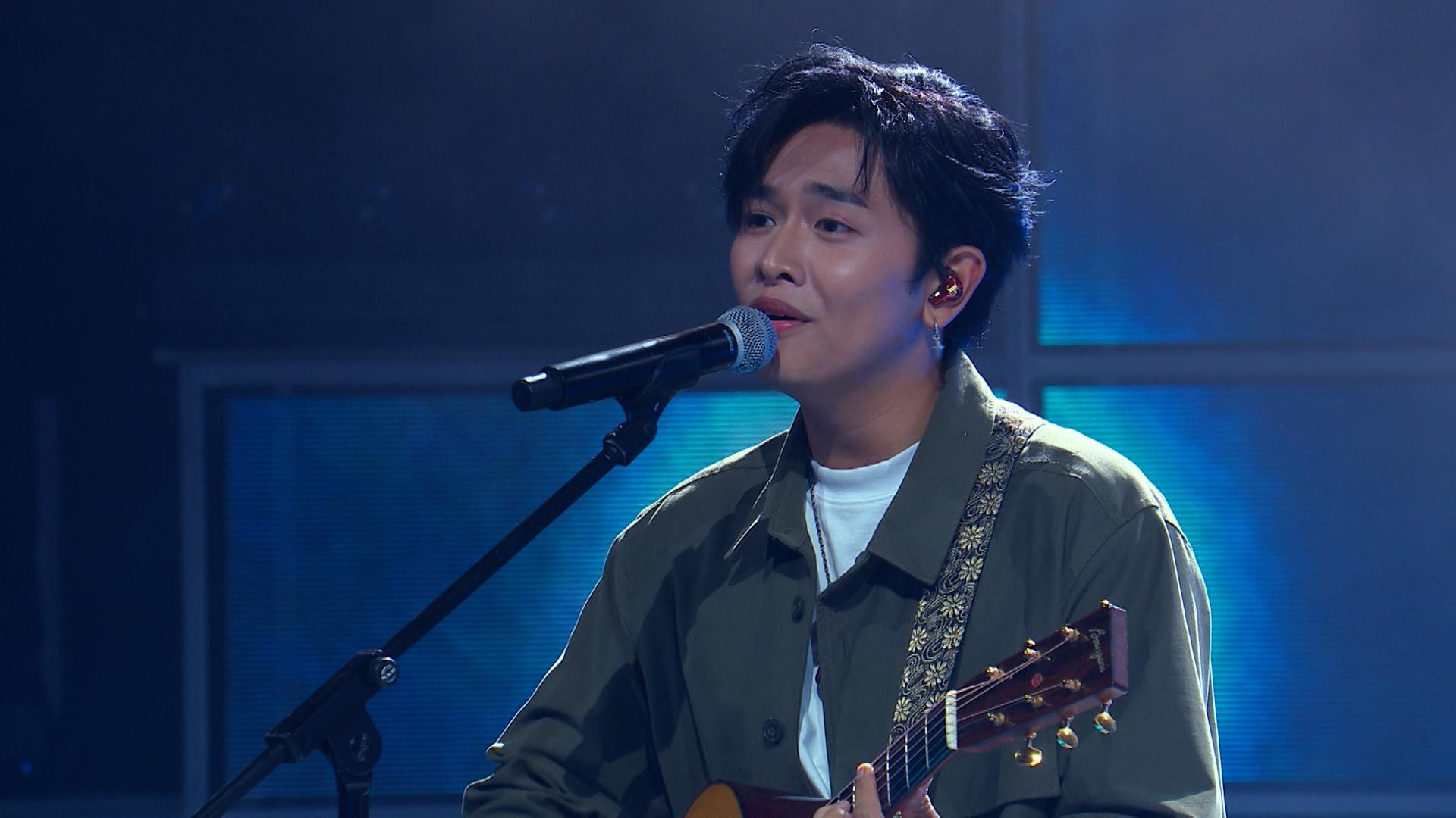 Jacky Fan被鄧小巧讚歌聲真摯,聲音亦很好聽。