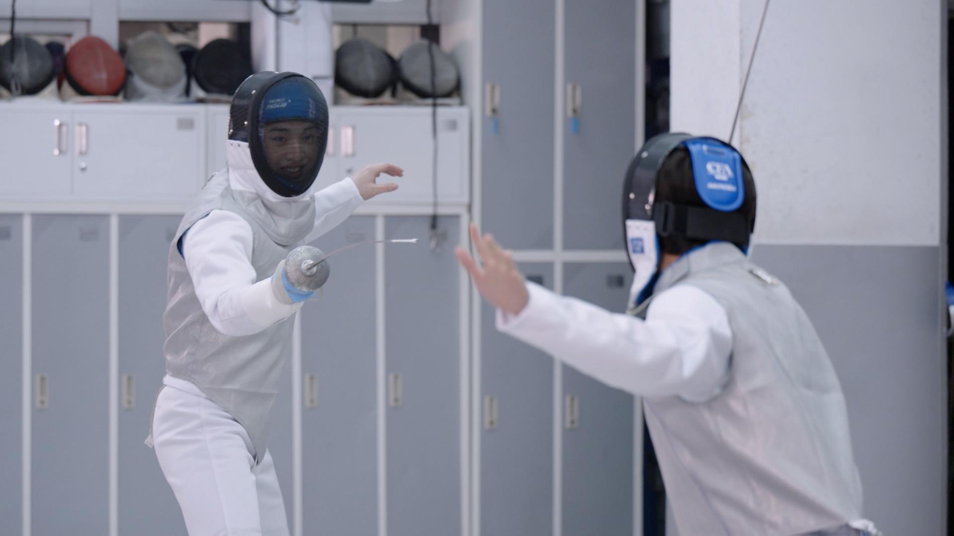 Jer笑言自己被Stanley搞到係咁縮。