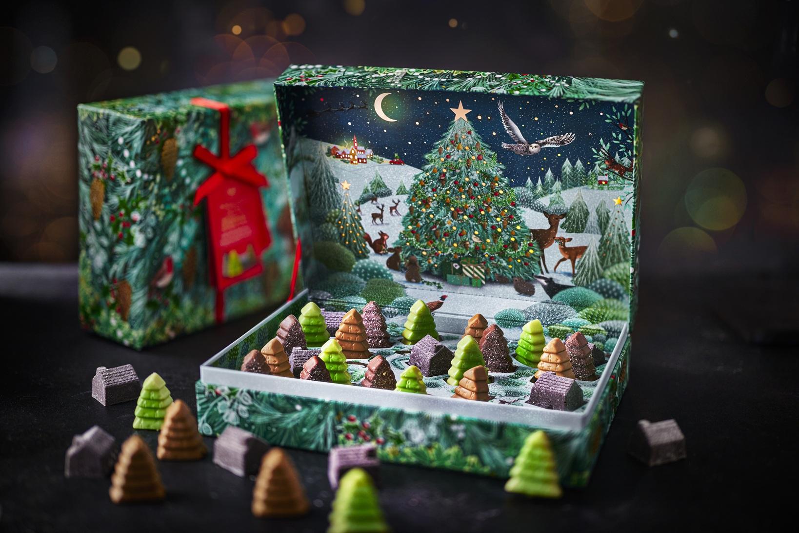 聖誕交換禮物推介|馬莎 M&S 聖誕村莊造型朱古力亮燈音樂盒 $299