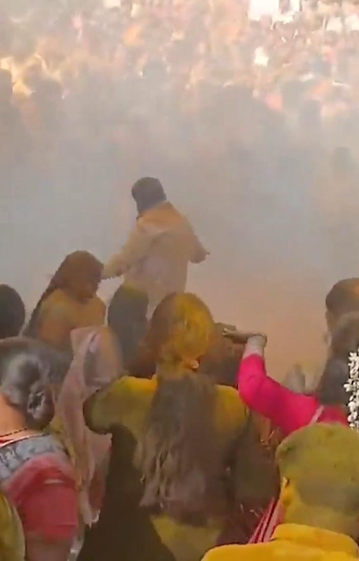 粉塵及彩色噴霧疑為引起火災原因。